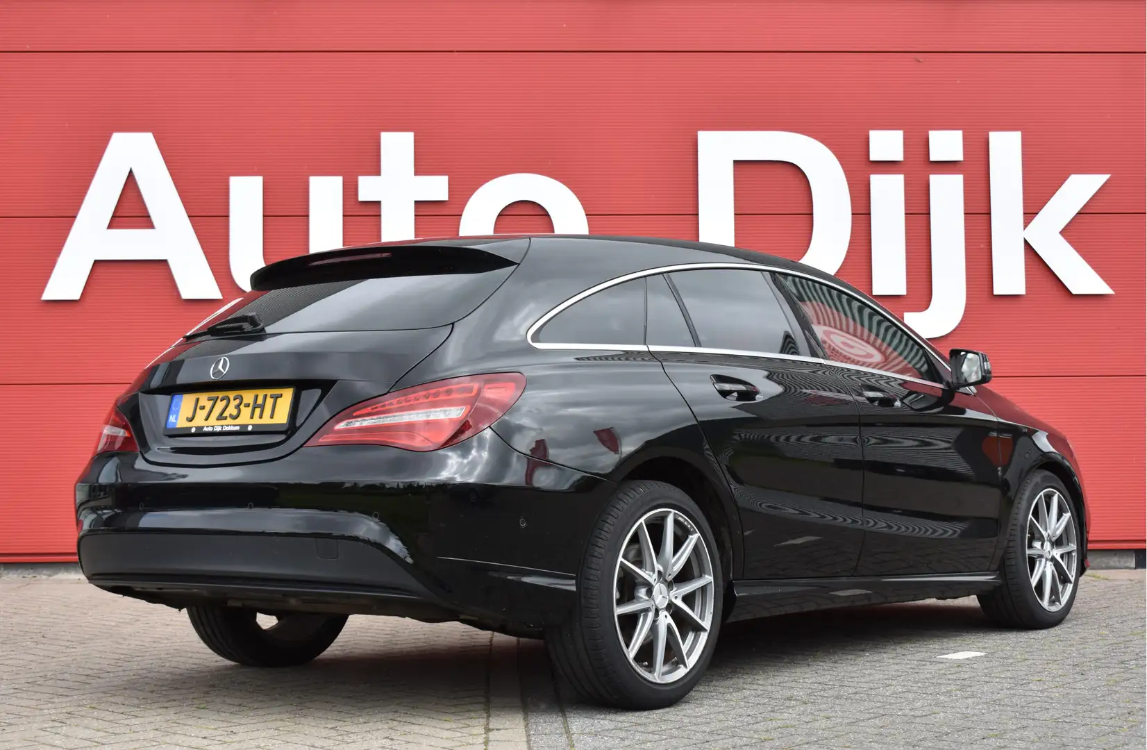 Mercedes-Benz CLA 180 Shooting Brake Business Solution Automaat | Navi | Černá - 2