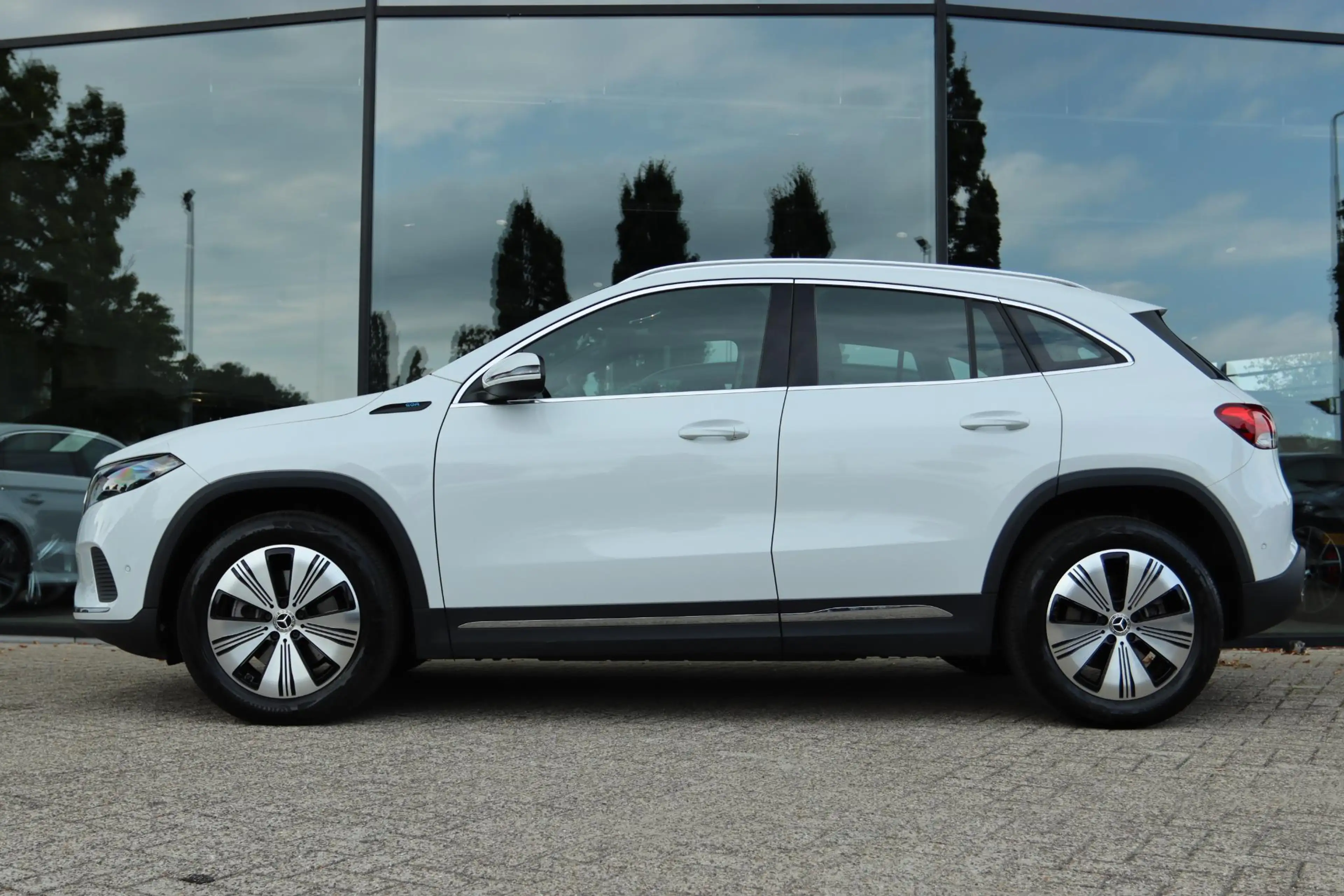Mercedes-Benz EQA 250 BUSINESS SOLUTION LUXURY 67 kWh | CAMERA | VIRT. C — photo 11