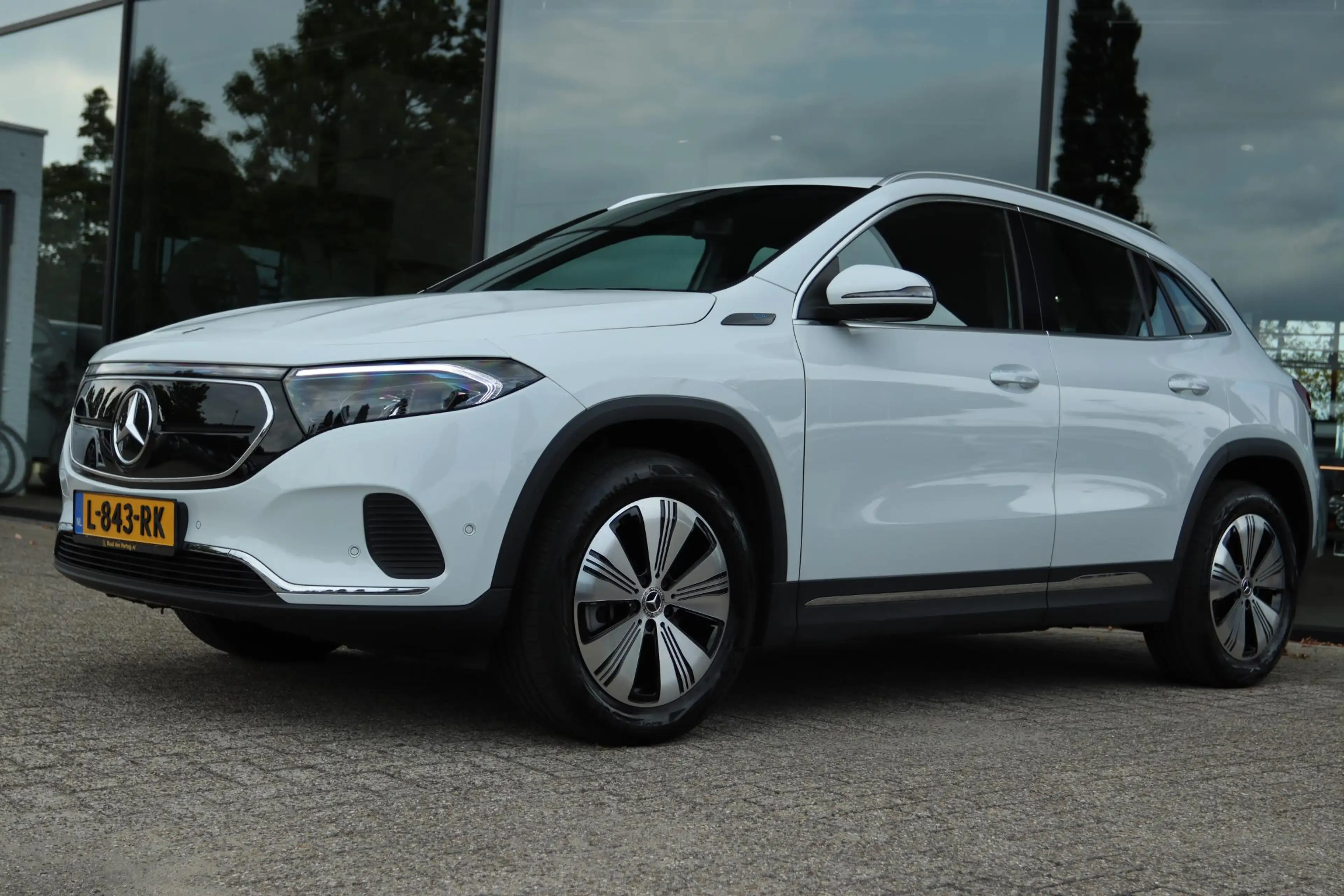 Mercedes-Benz EQA 250 BUSINESS SOLUTION LUXURY 67 kWh | CAMERA | VIRT. C