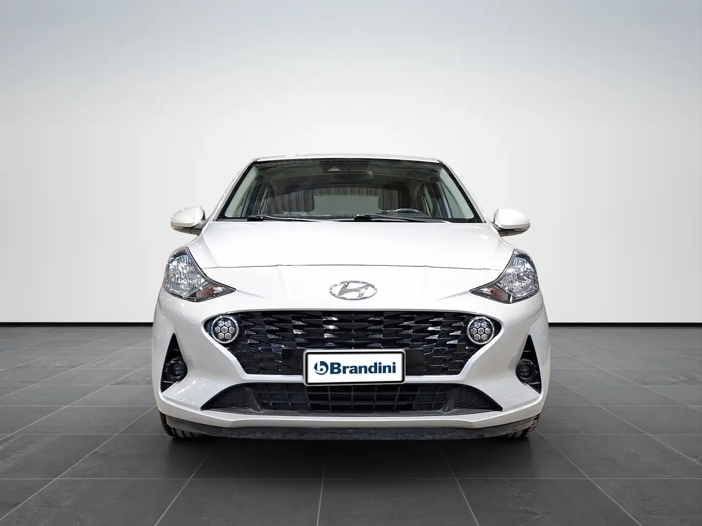 Hyundai i10 1.0 MPI Tech Connect Pack Gris - 2