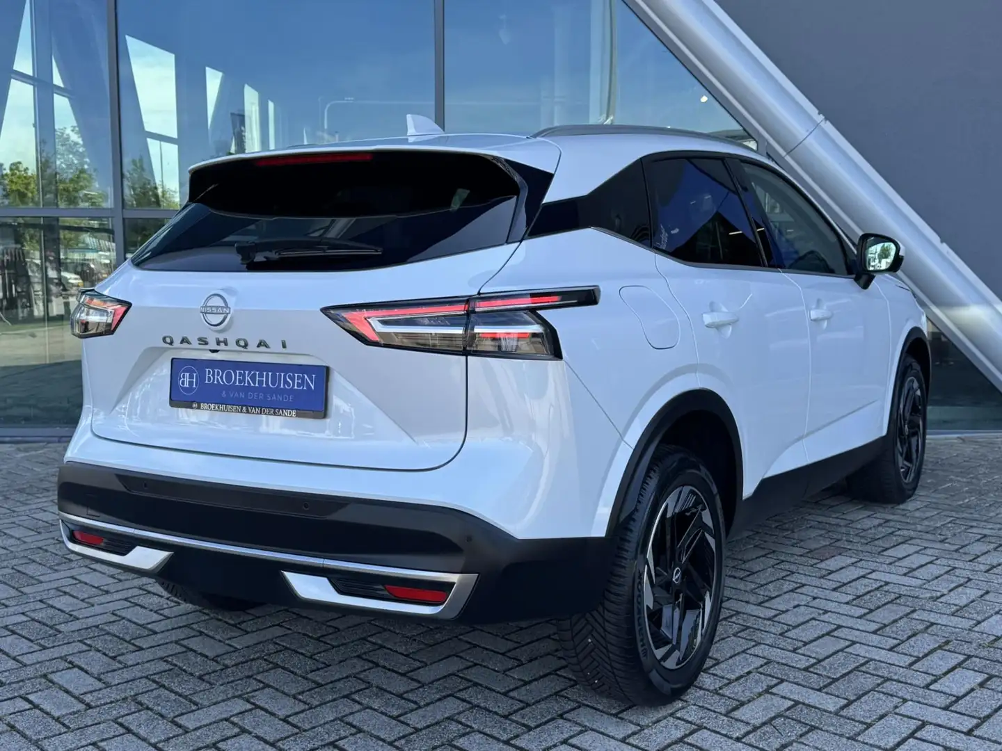 Nissan Qashqai 1.3 MHEV Xtronic N-Connecta 158pk HU Display / 360 Wit - 2