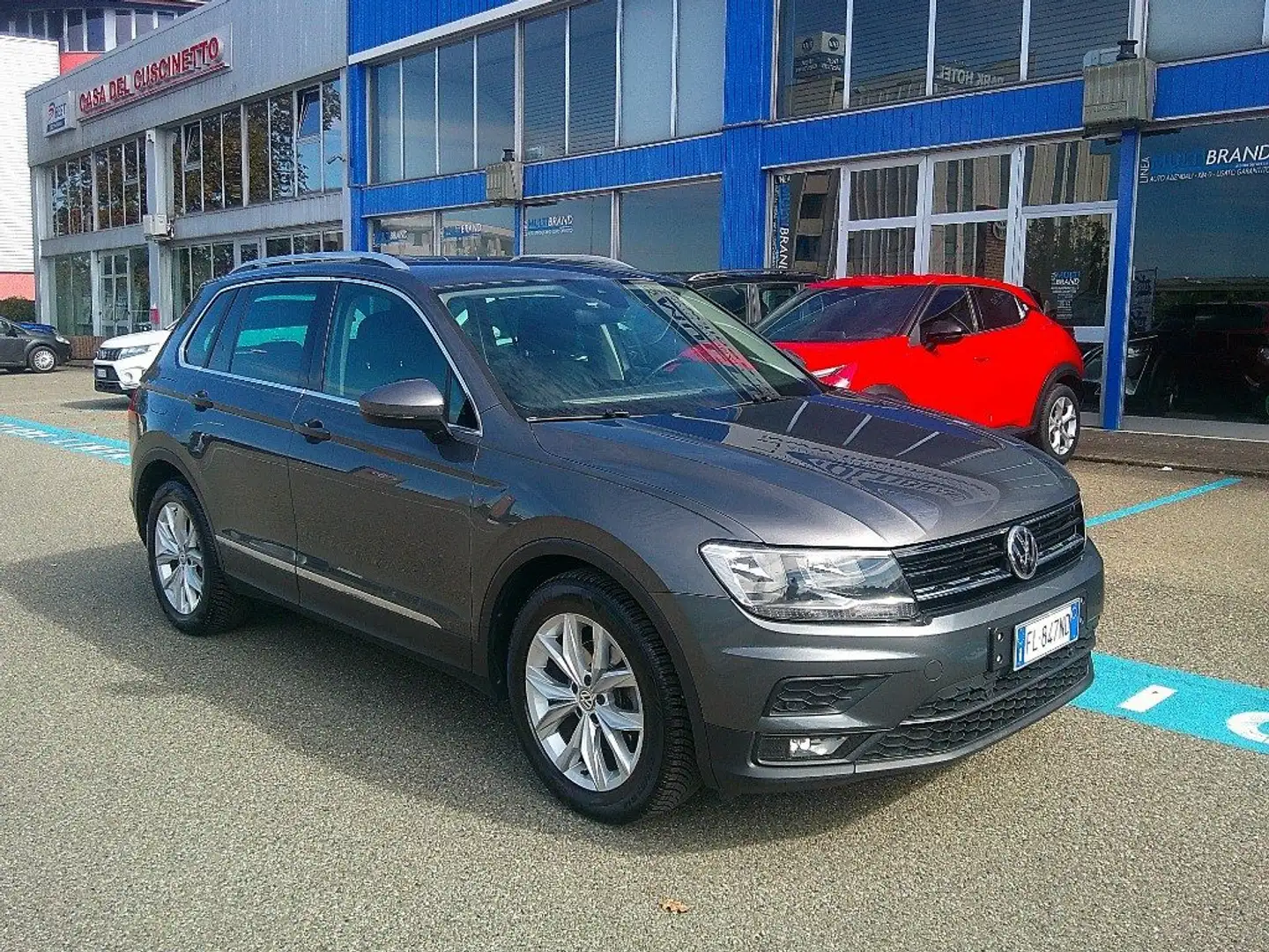 Volkswagen Tiguan 1.6 TDI SCR Business Bmt Garanzia 24 Mesi Grau - 1