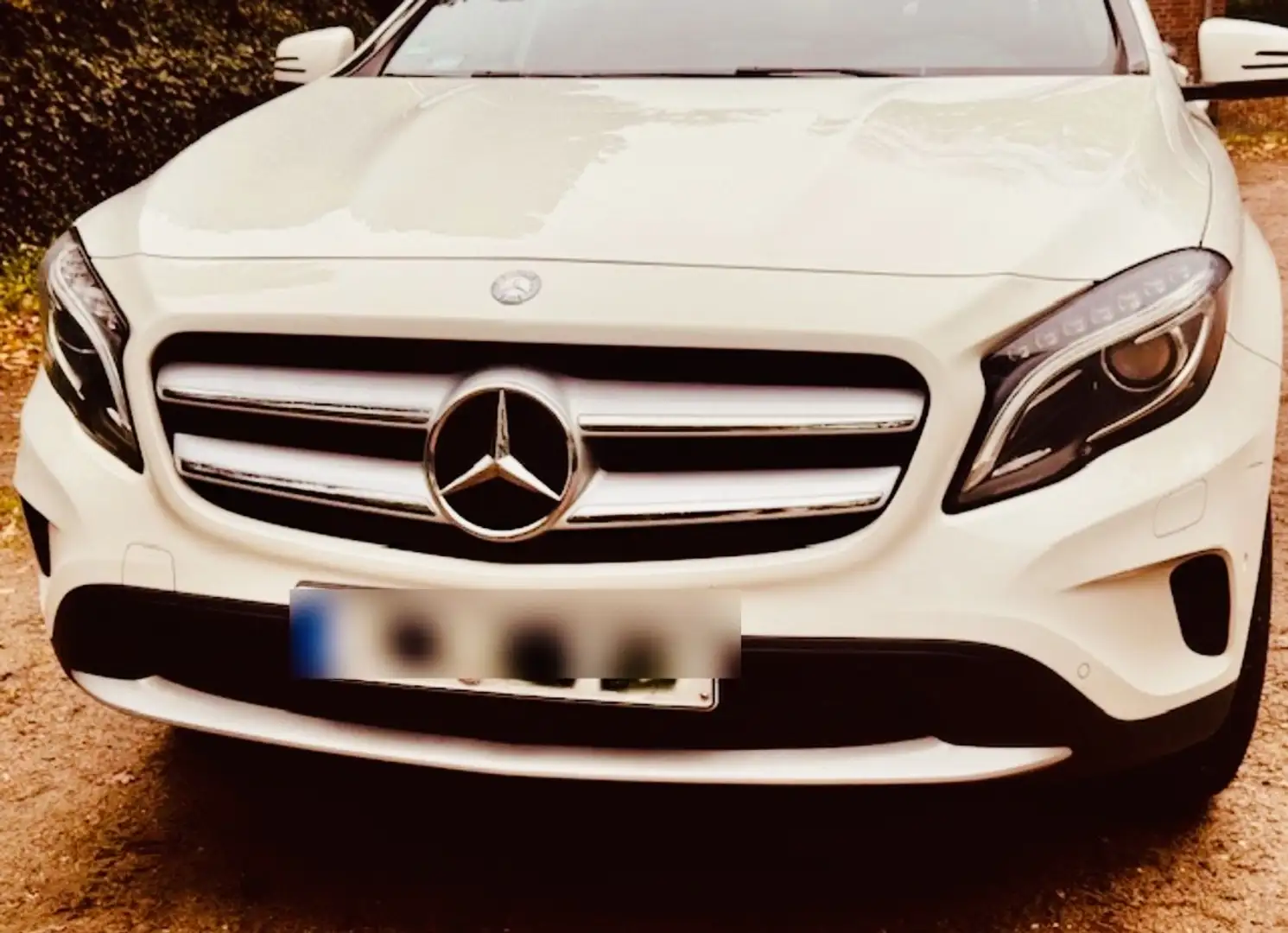 Mercedes-Benz GLA 180 GLA 180 7G-DCT Activity Edition Weiß - 2