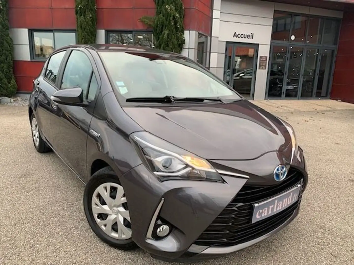 Toyota Yaris 100H FRANCE BUSINESS 5P RC18 - 1