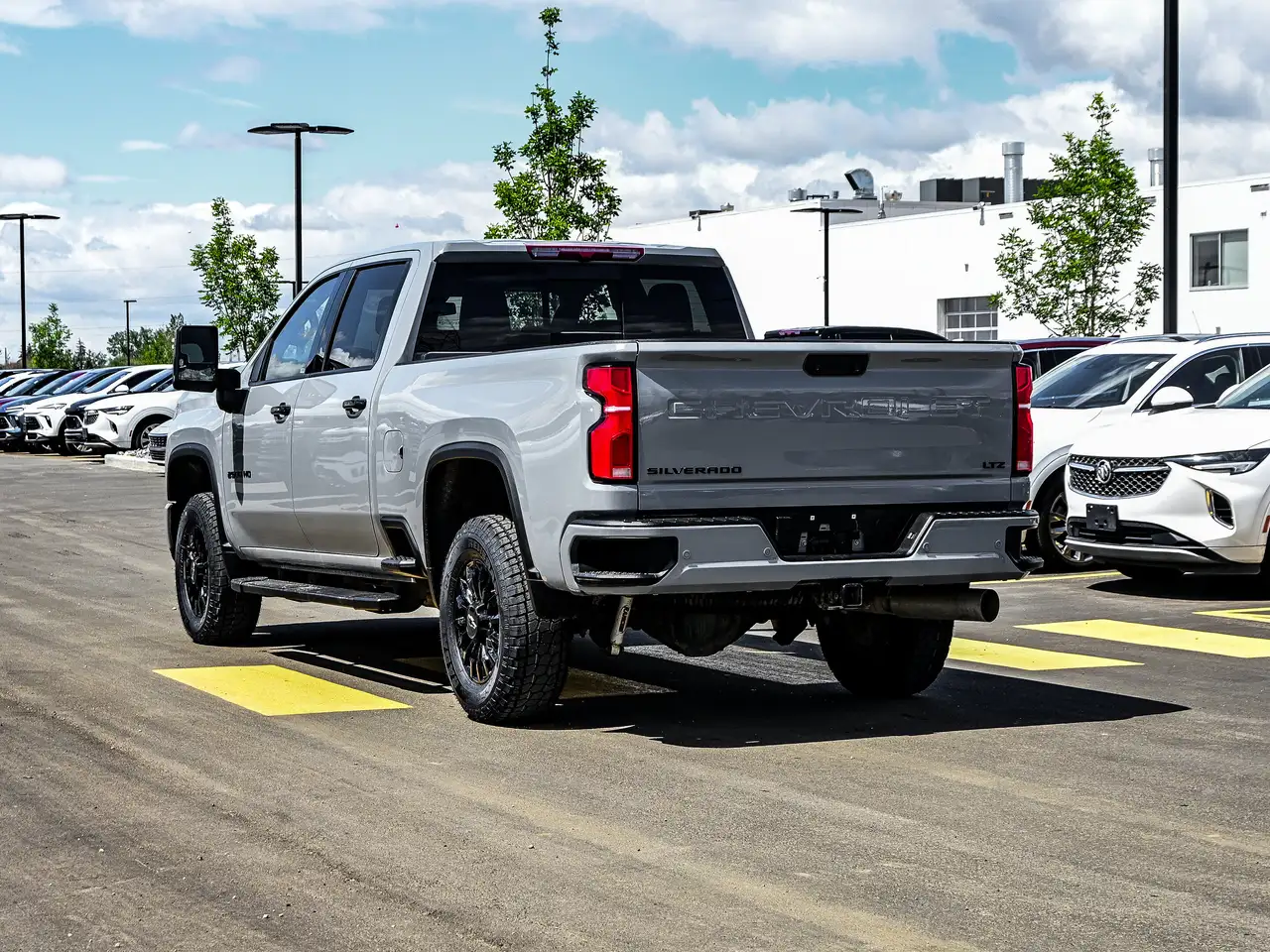 Chevrolet Silverado 2500 photo Chevrolet Silverado 2500