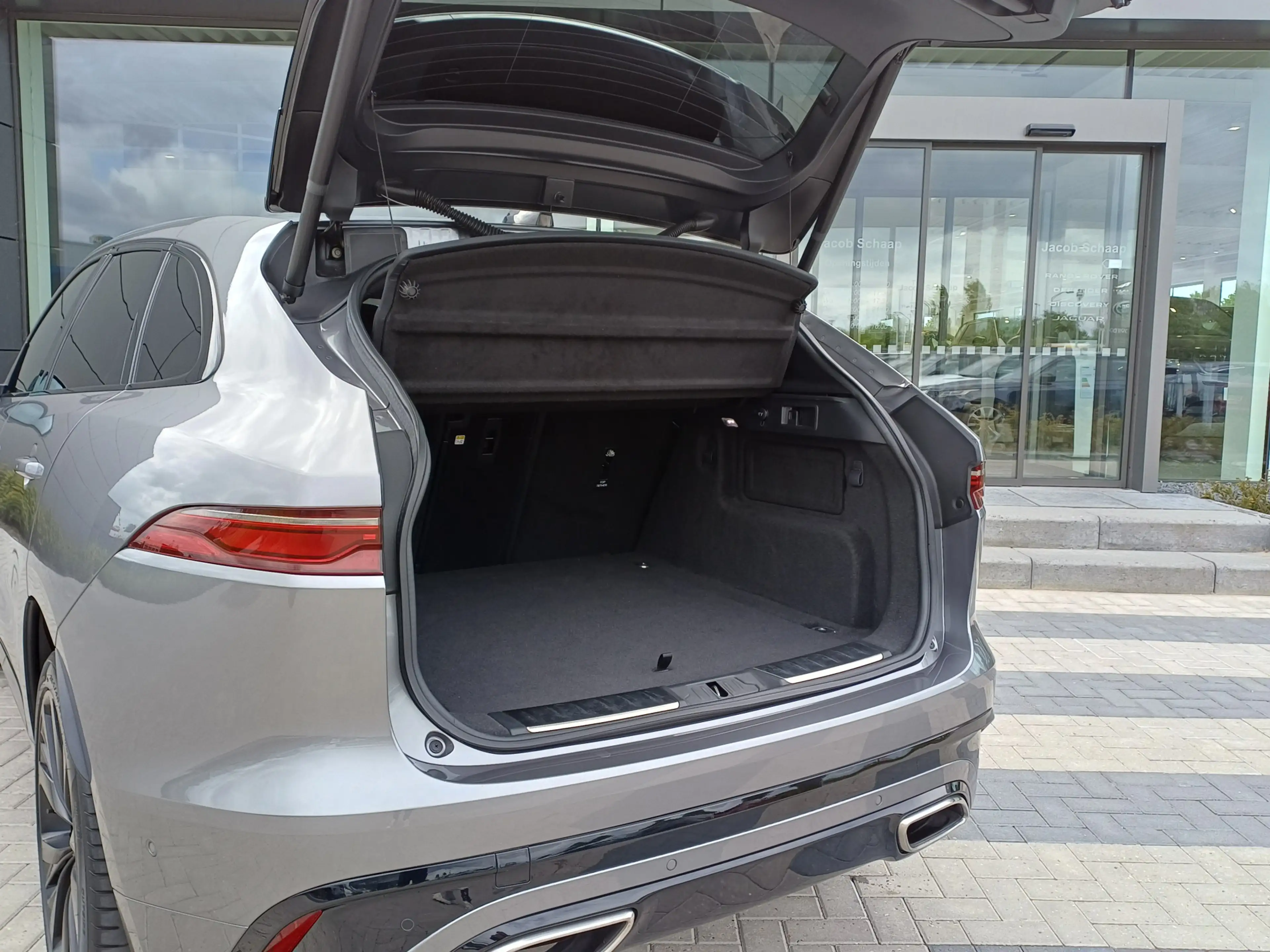 Jaguar F-Pace 3.0 P400 6-cil. AWD R-Dynamic SE | Performance Sea — photo 14