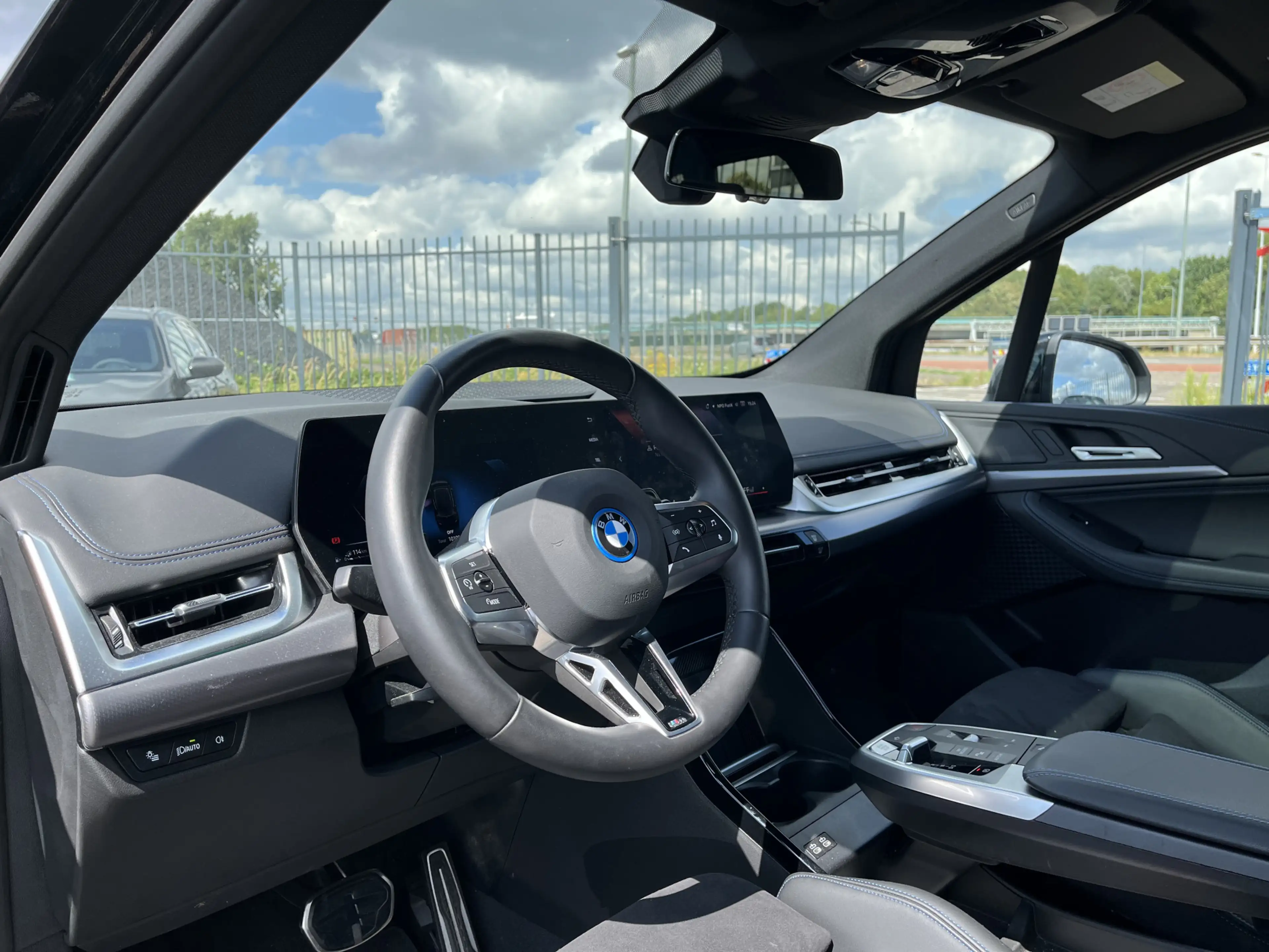 BMW 225 2-serie Active Tourer 225e xDrive M-Sort | Panoram — photo 8