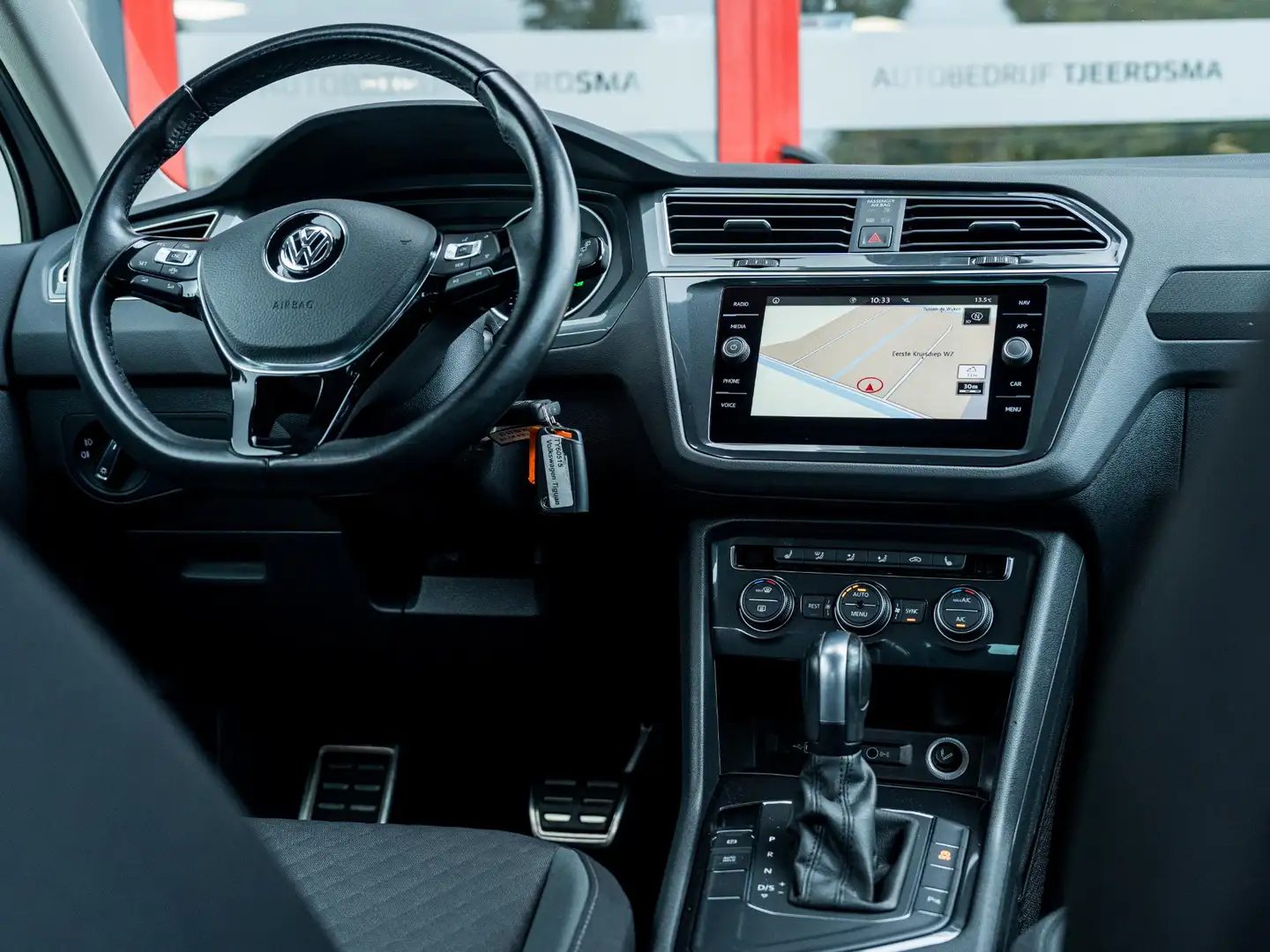 Volkswagen Tiguan 1.5 TSI ACT UNITED Limited | Stoelverwarming | Nav Grijs - 2