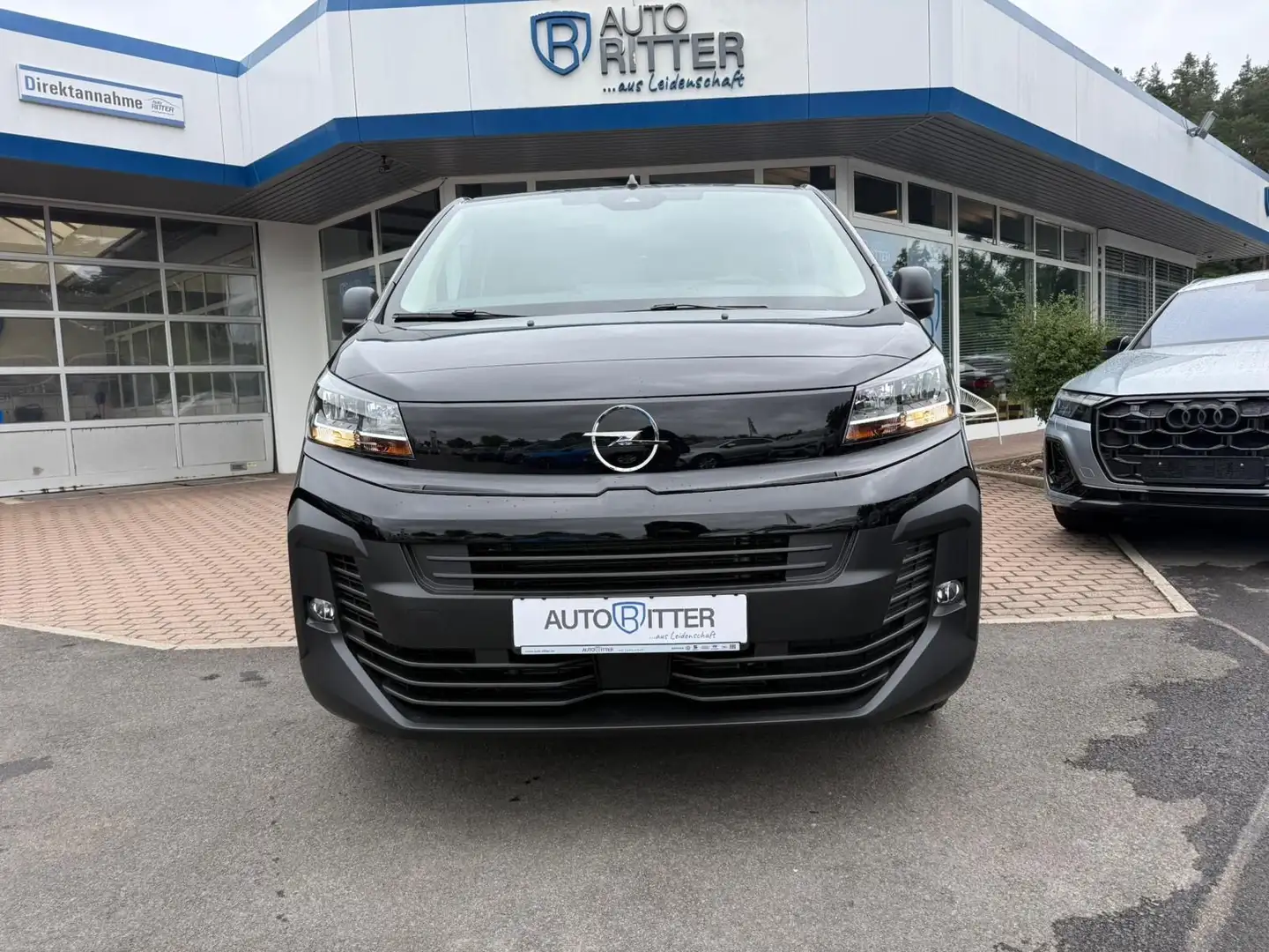 Opel Vivaro 9-Sitzer 177 PS Automatik Kamera+Navi+... Noir - 2