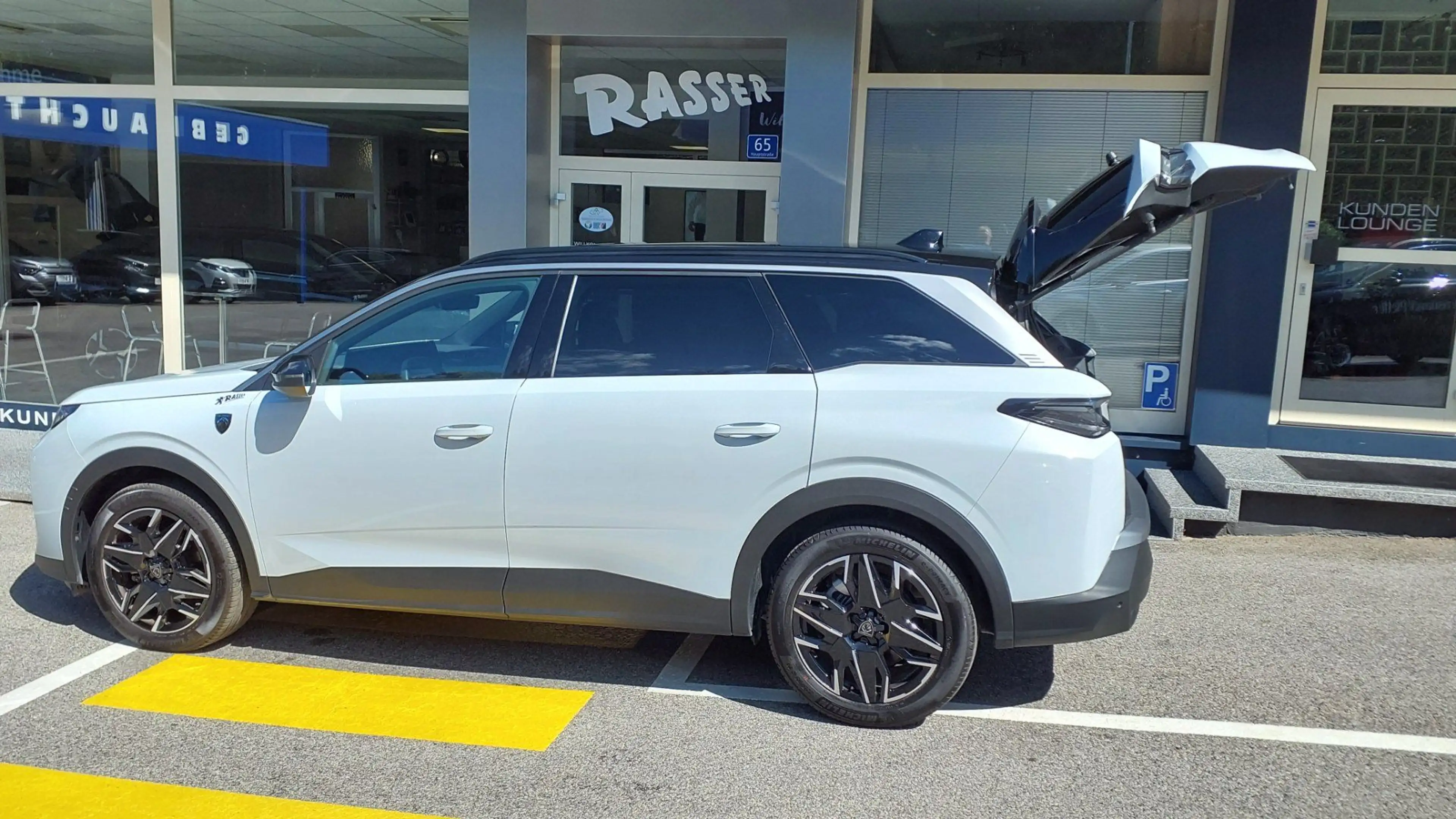 Peugeot 5008 GT mHEV 145 e-DCS6 7 Sitzer — photo 7