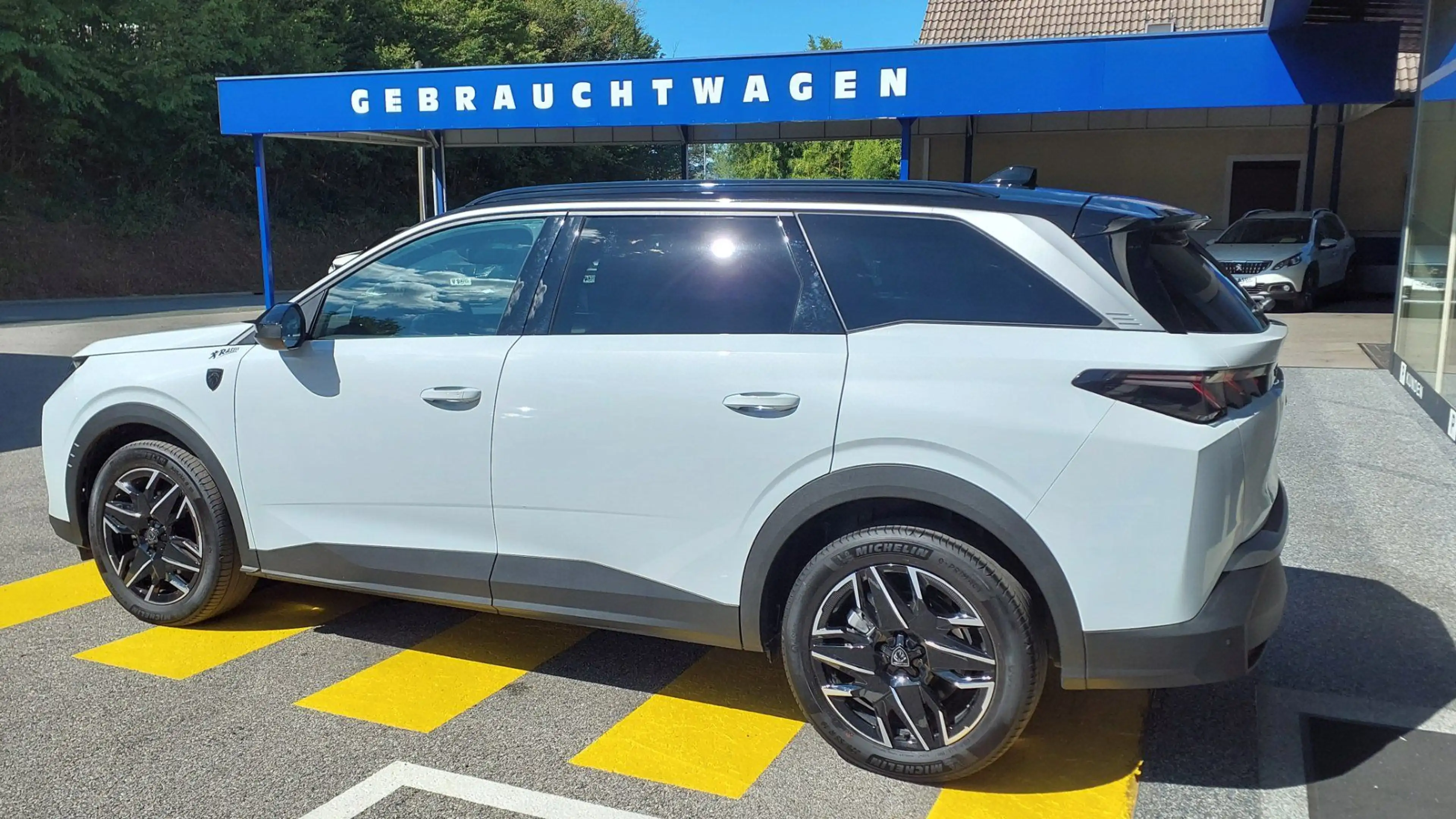 Peugeot 5008 GT mHEV 145 e-DCS6 7 Sitzer — photo 9