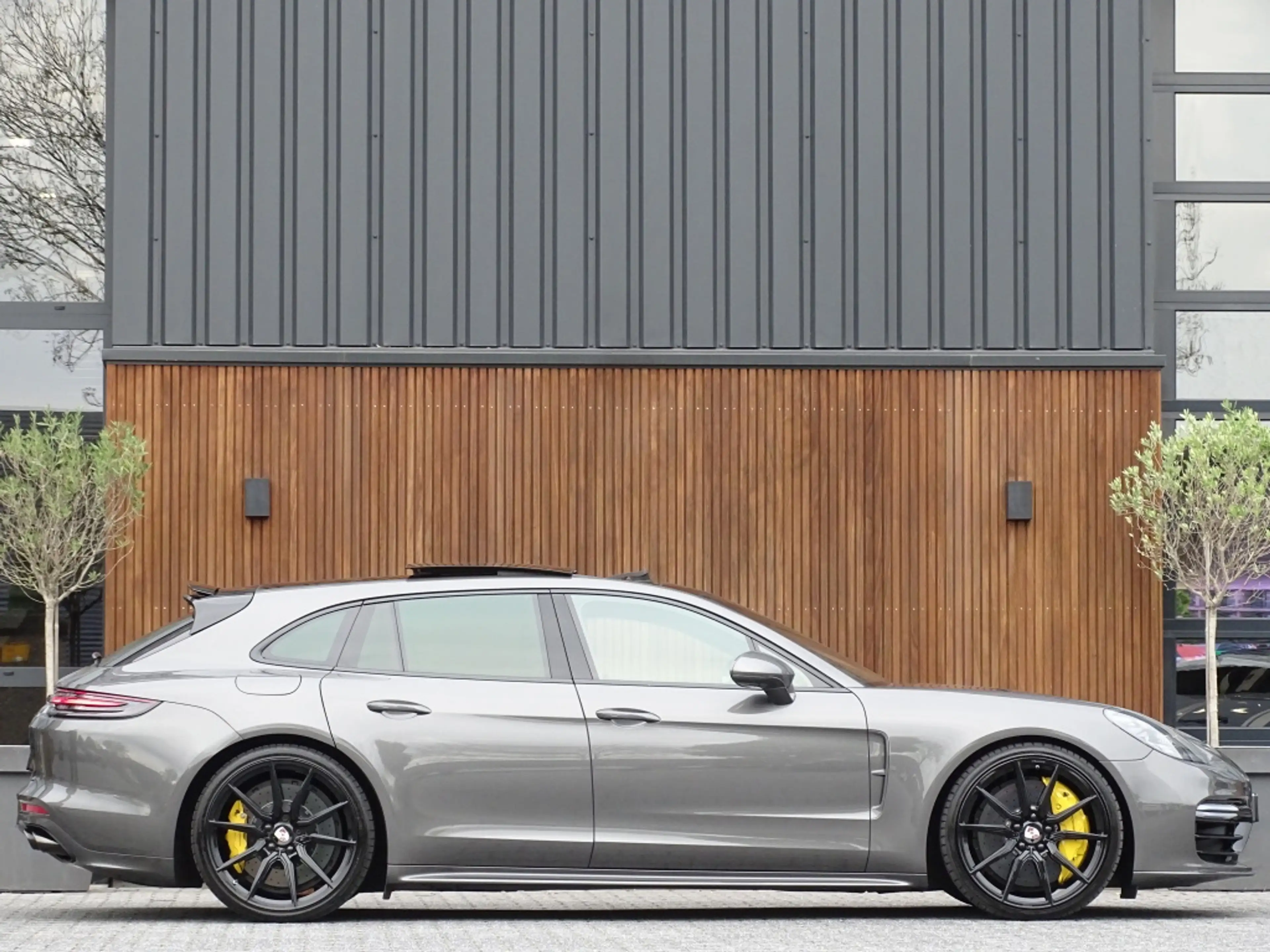 Porsche Panamera Sport Turismo 4.0 Turbo S E-Hybrid 680PK / Ceramic — photo 3