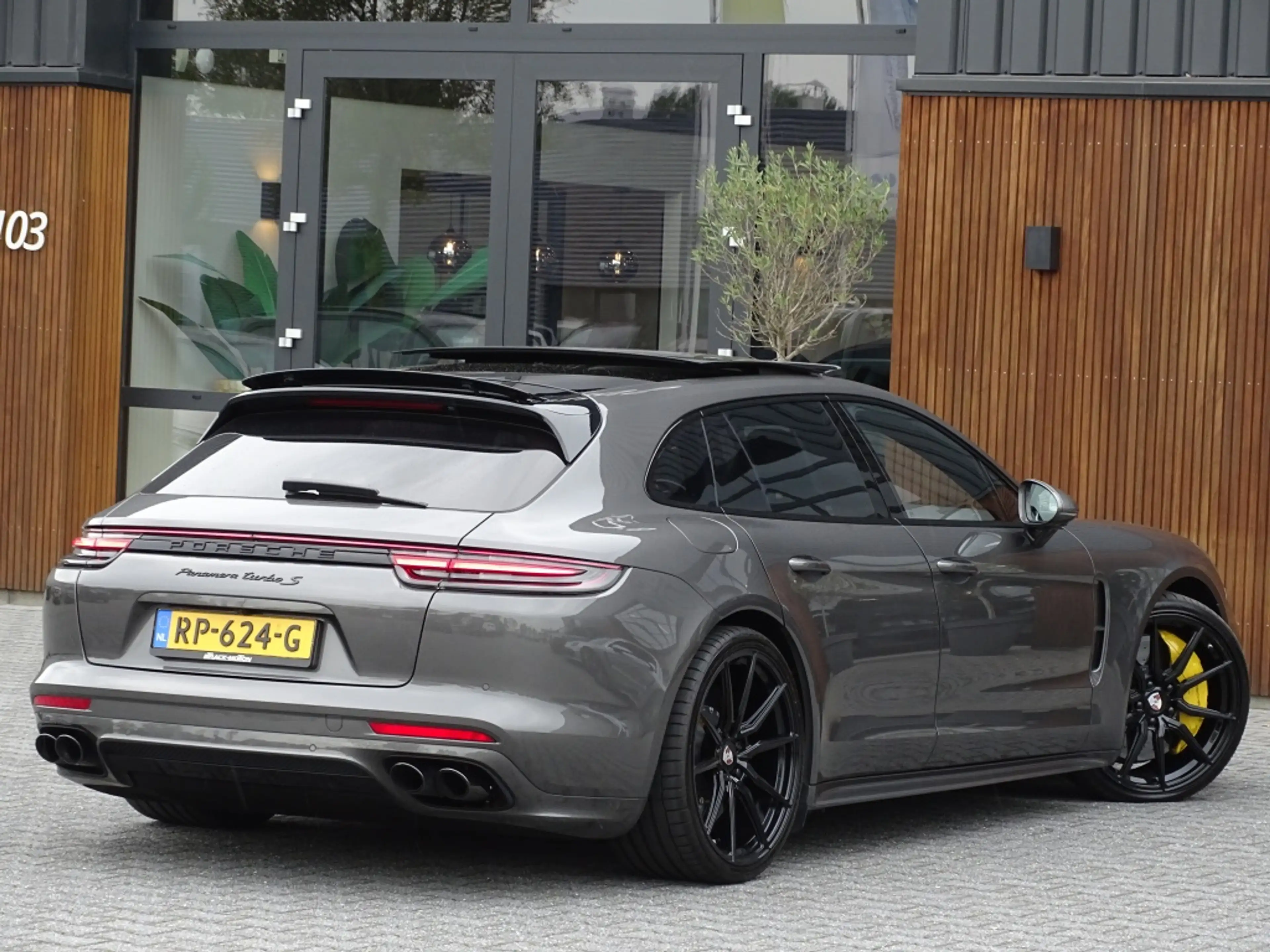 Porsche Panamera Sport Turismo 4.0 Turbo S E-Hybrid 680PK / Ceramic — photo 7