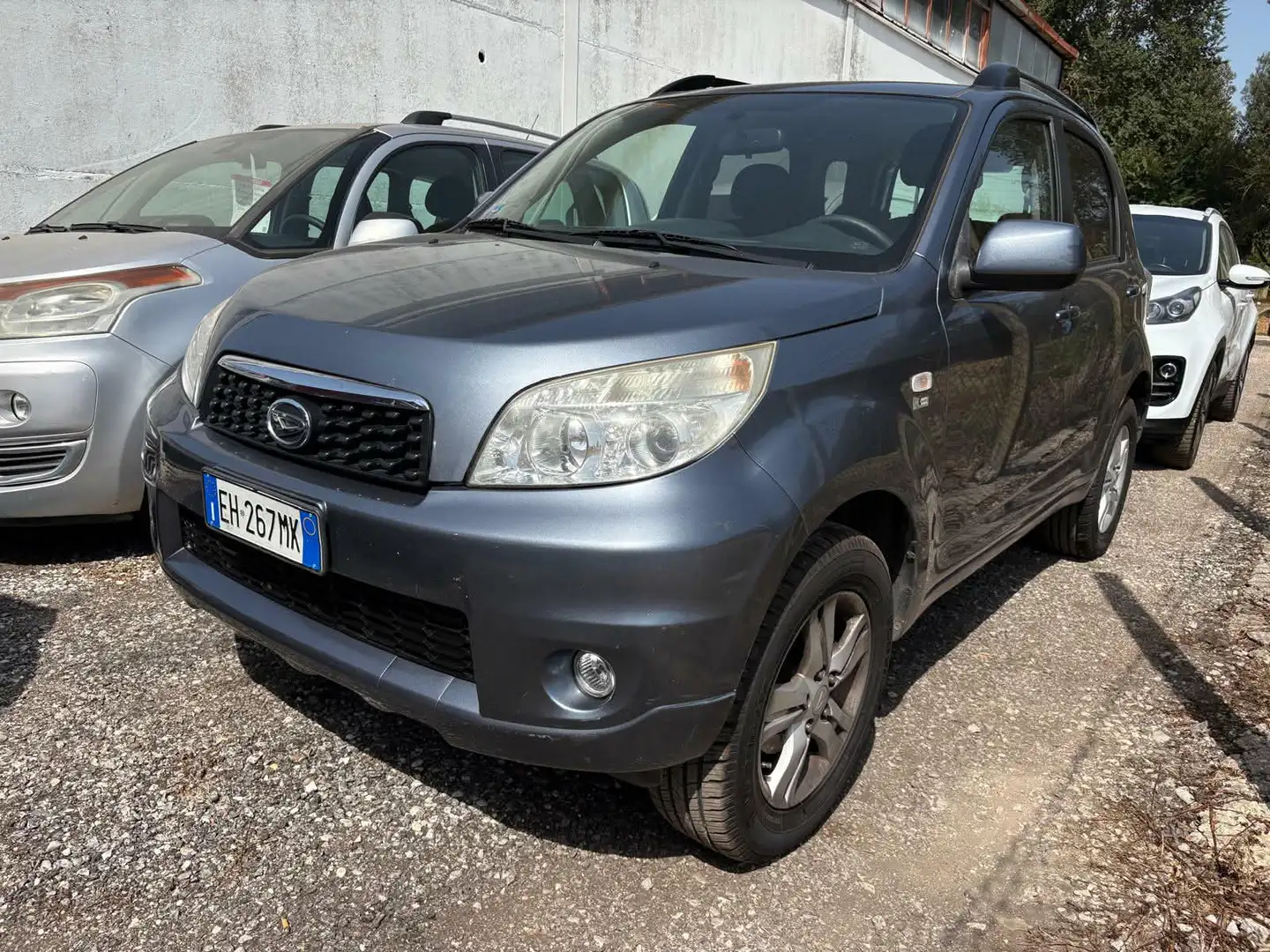 Daihatsu Terios Terios 1.5 GPL B You Dolomite 4wd Grau - 1