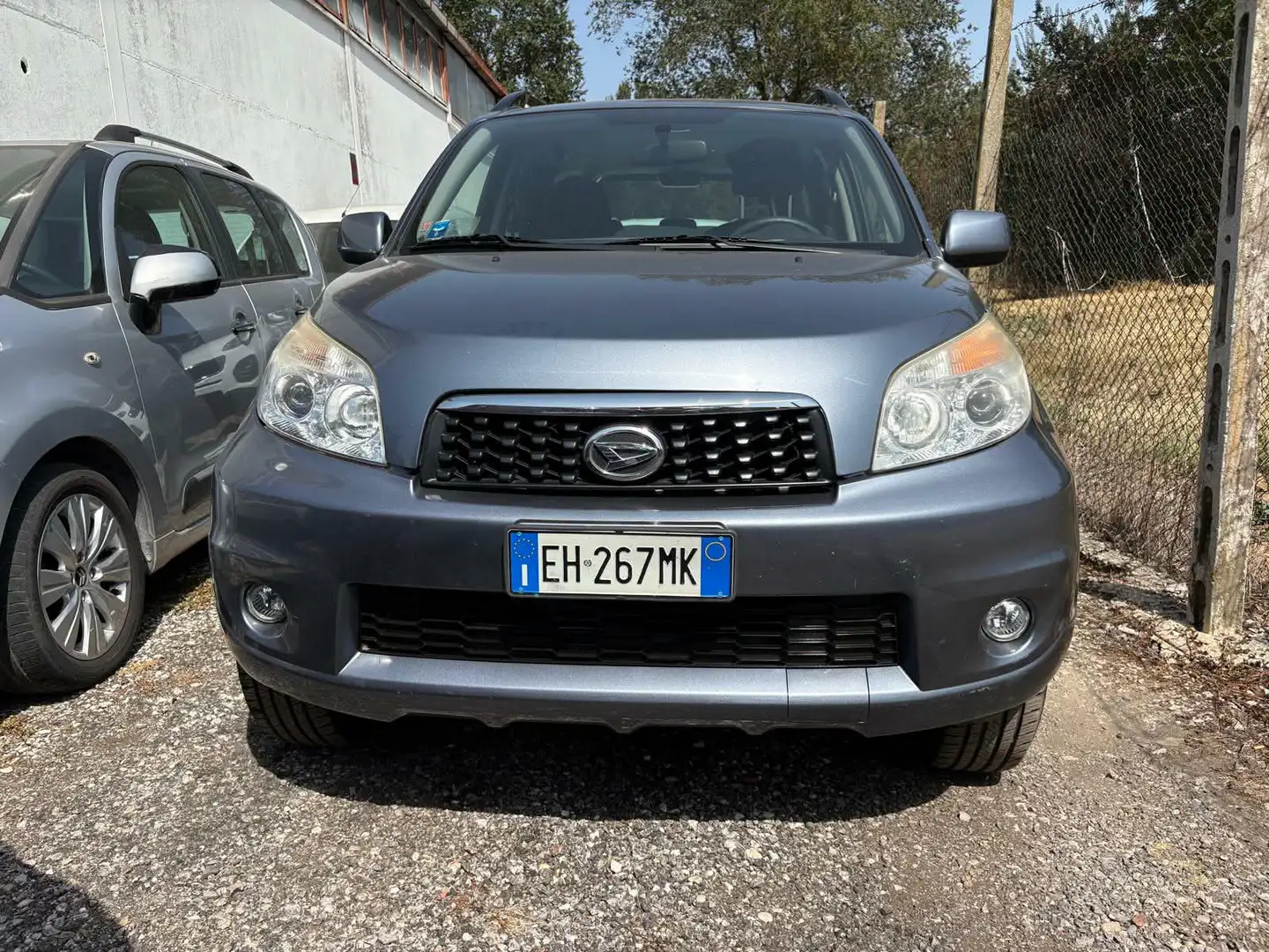 Daihatsu Terios Terios 1.5 GPL B You Dolomite 4wd Grau - 2