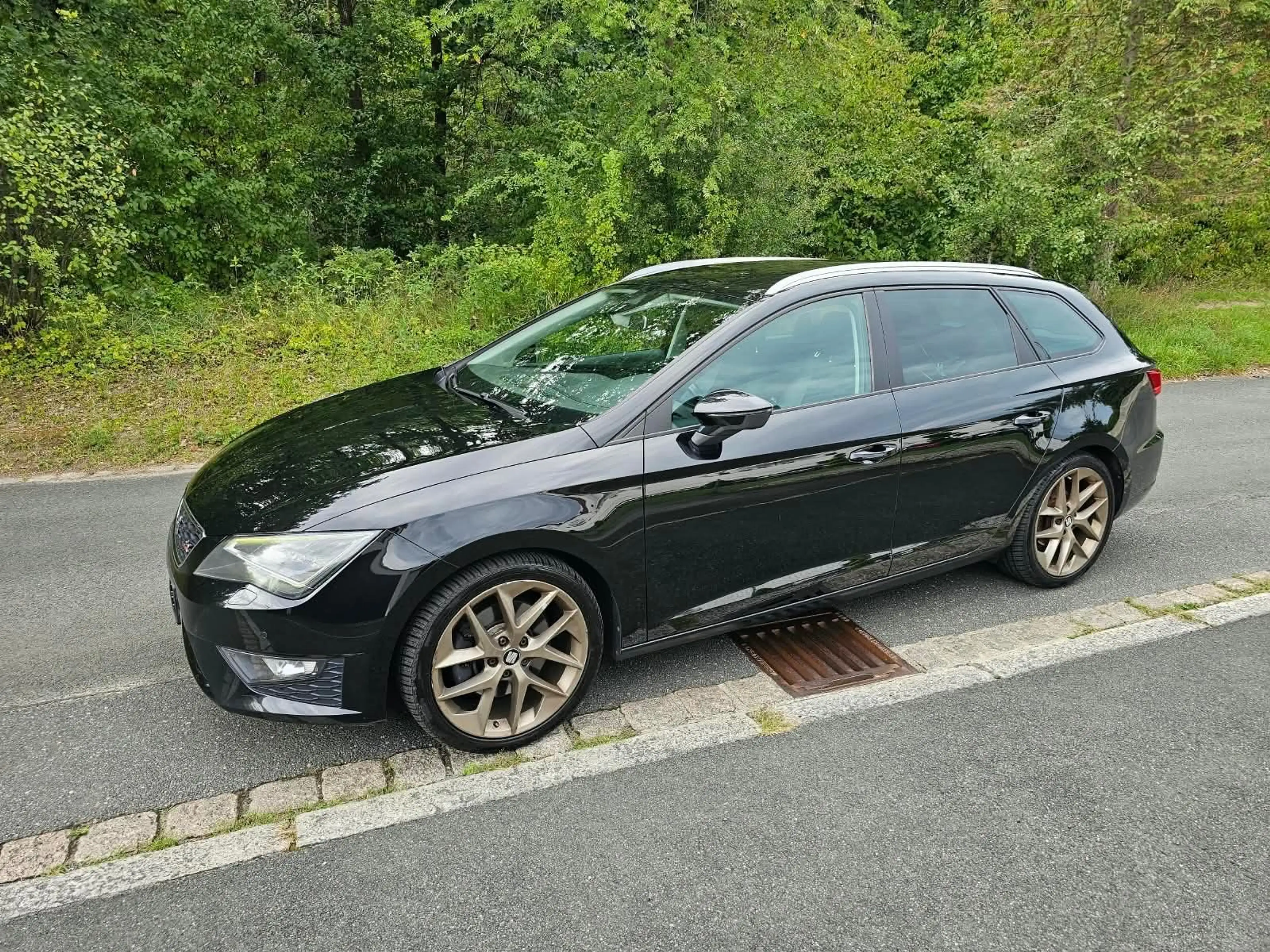 SEAT Leon ST FR — photo 3