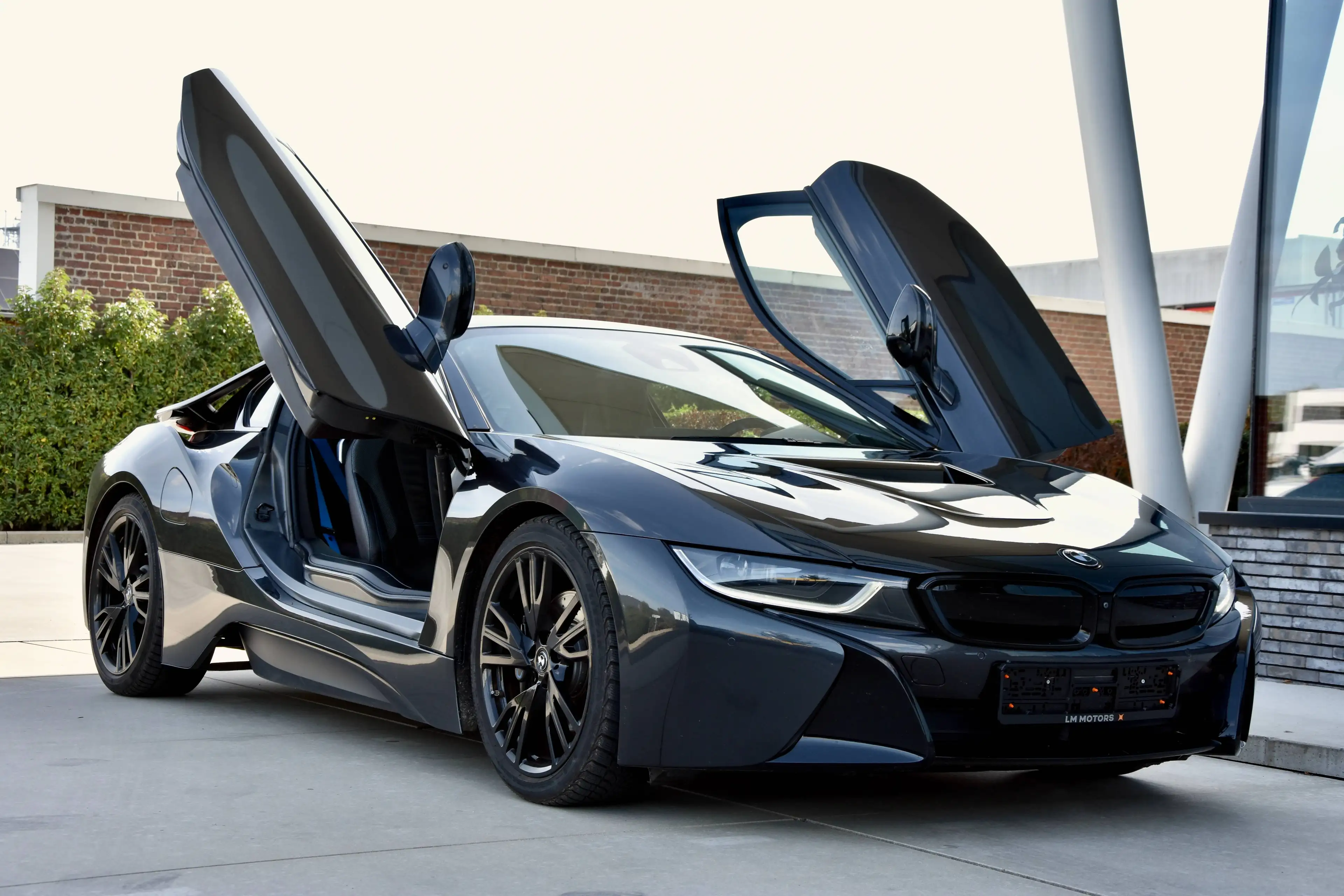BMW i8 i8 11.6 kWh PHEV **COUPE** 60 000KM