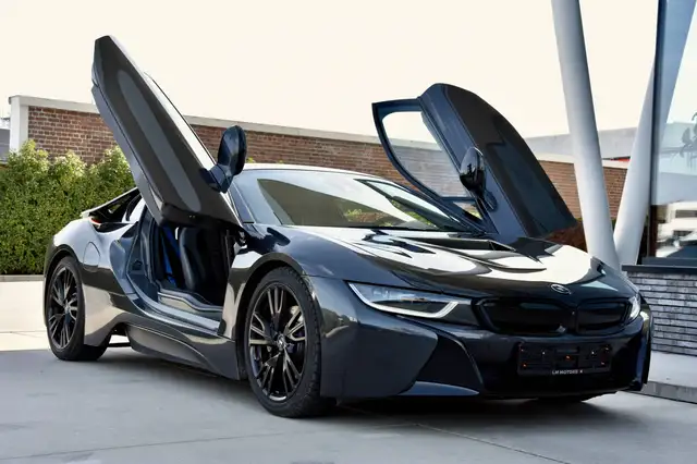 BMW i8 i8 11.6 kWh PHEV **COUPE** 60 000KM