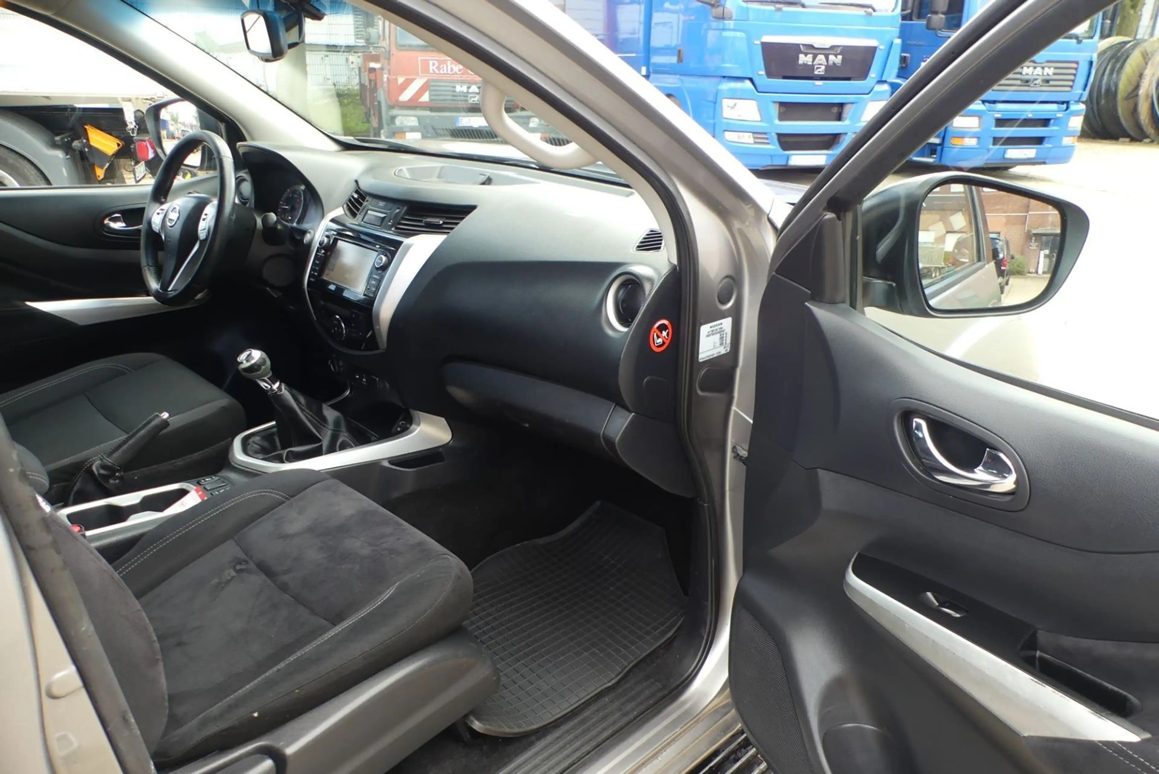 Nissan Navara King Cab 4x4*360°Navi*Temp*Klima*AHK(3,5t — photo 15