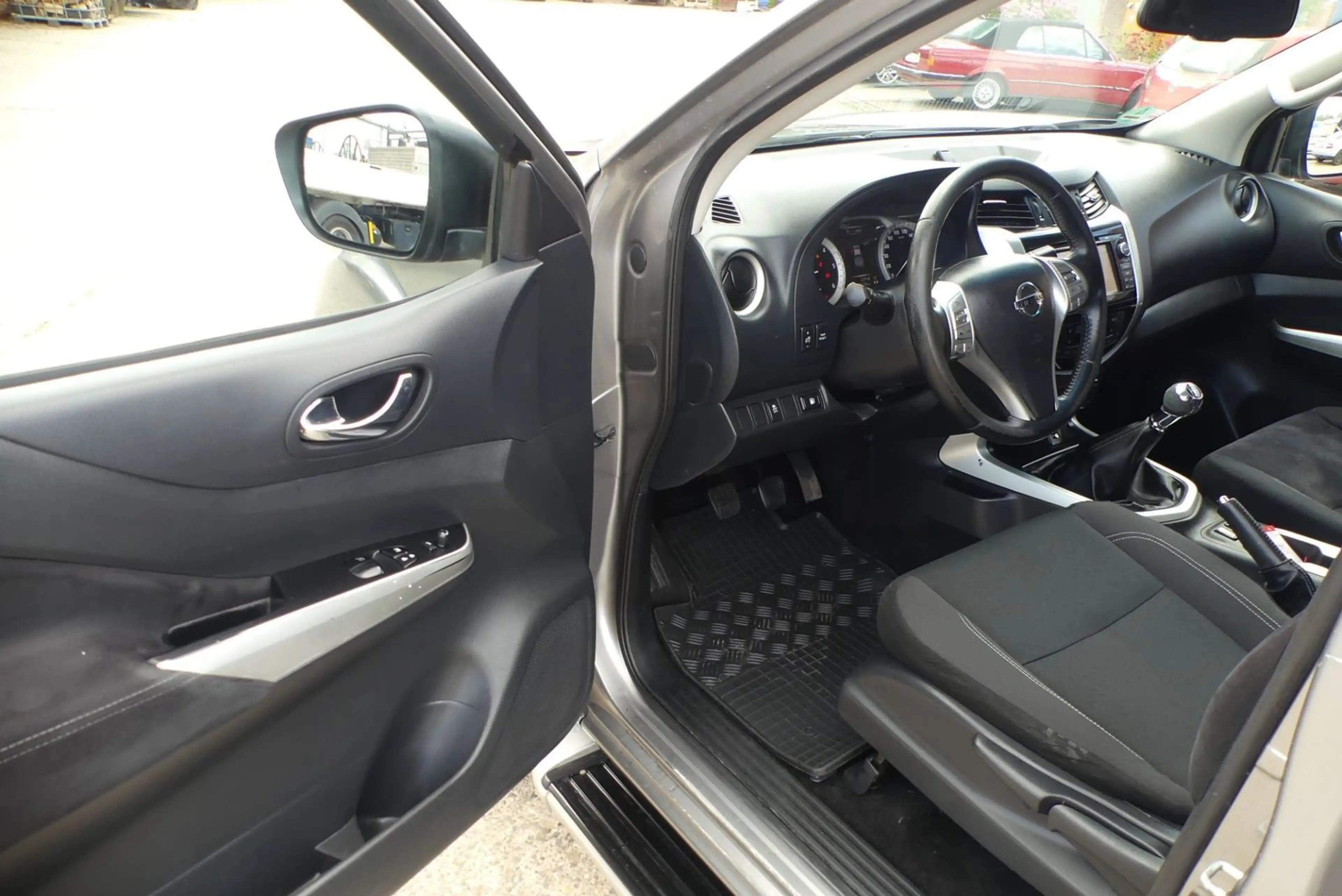 Nissan Navara King Cab 4x4*360°Navi*Temp*Klima*AHK(3,5t — photo 9