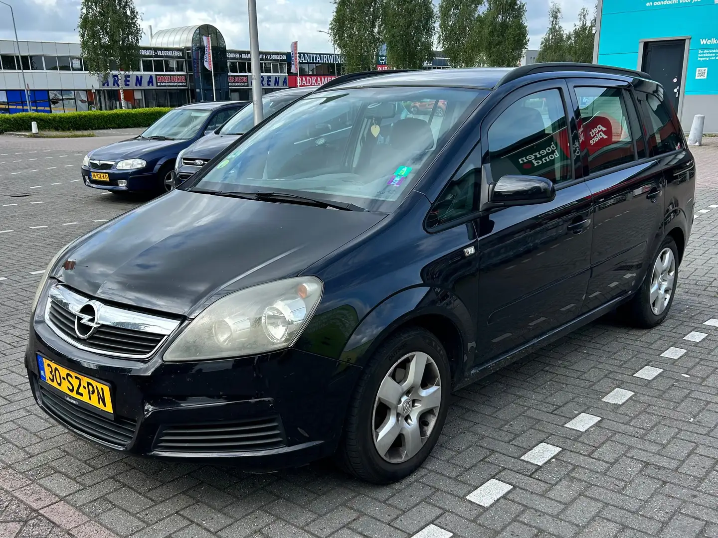 Opel Zafira Zafira 1.8 Enjoy Zwart - 1