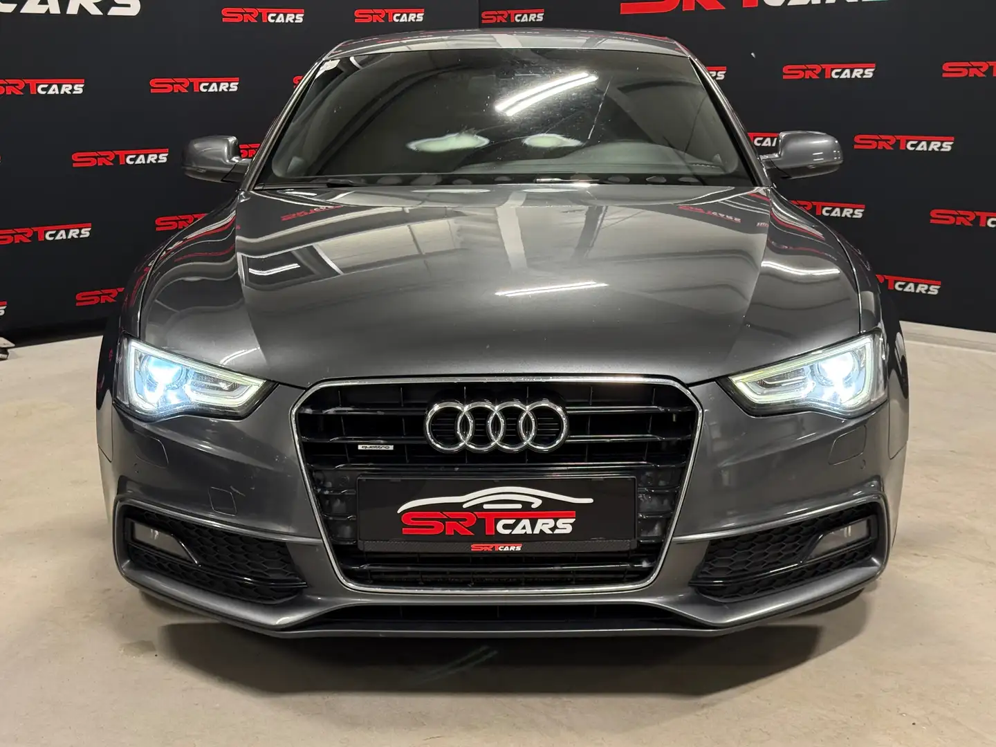 Audi A5 2.0 TDI quattro Aut. *S line*Navi*Xenon Plus Grau - 2