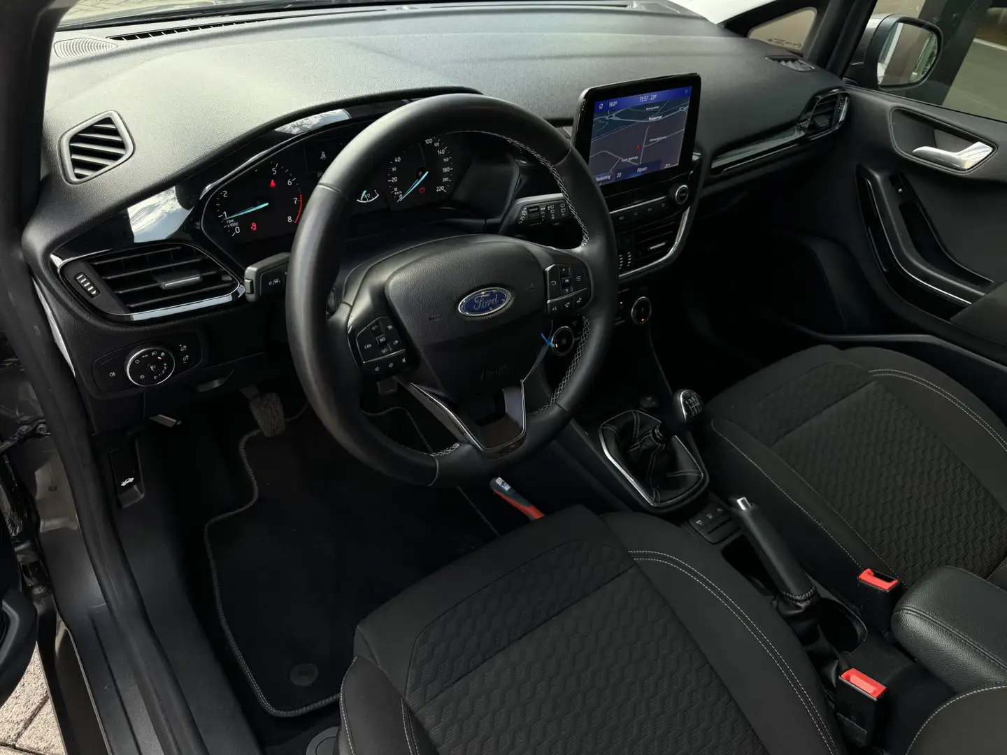 Ford Fiesta 1.0 EcoBoost Hybrid Titanium | Climate Control Grijs - 2