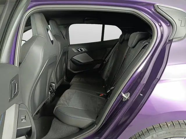 BMW 1 Series view 9