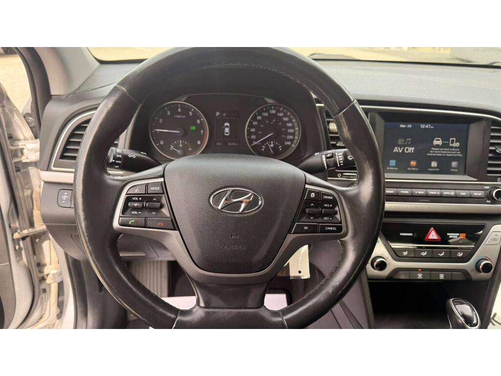2018 Hyundai Elantra — view 14