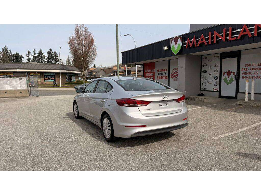 2018 Hyundai Elantra — view 7