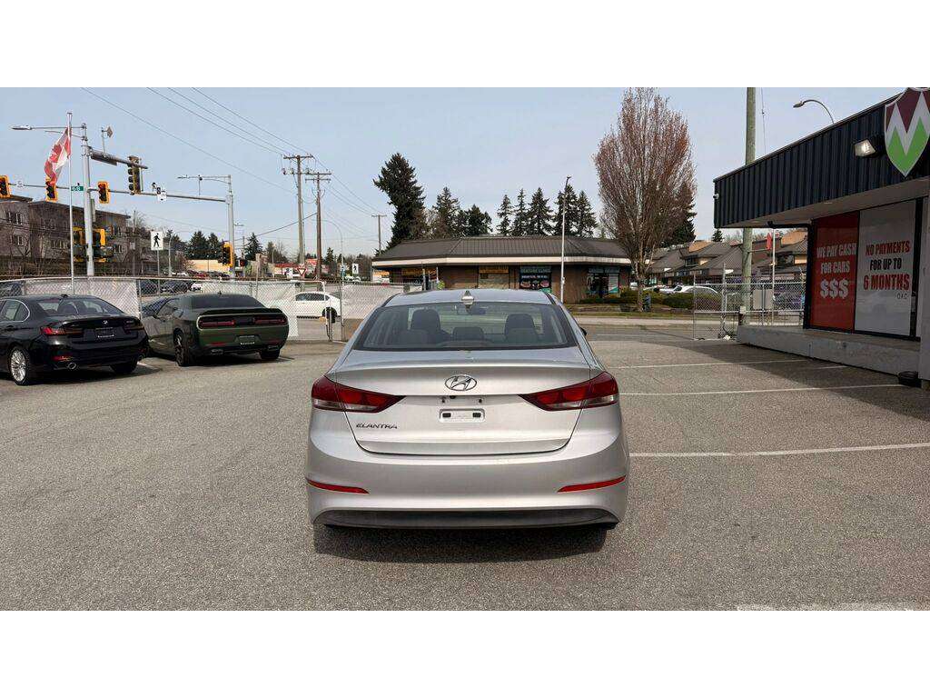 2018 Hyundai Elantra — view 6