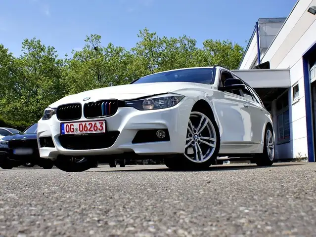 BMW 328 328i Touring Aut. Sport Line