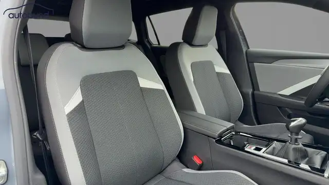 Opel Astra view 6
