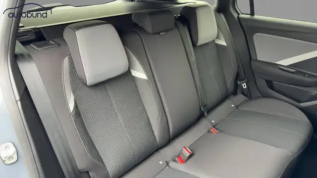 Opel Astra view 7