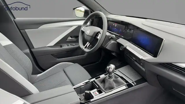 Opel Astra view 5