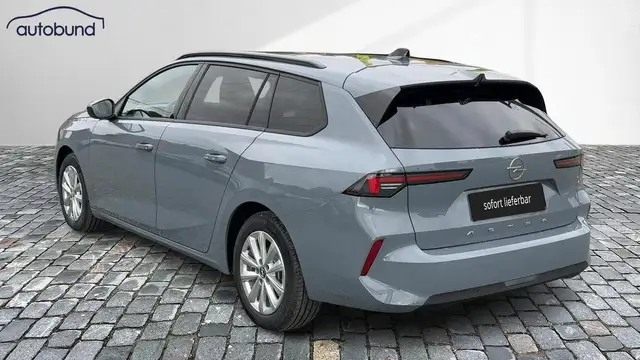 Opel Astra view 2
