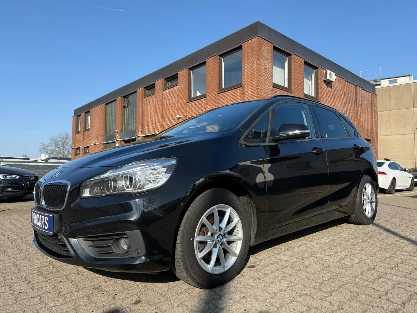 BMW 218 i Advantage *NAVI*LED*PARKASSIST*EU6*EHECKLA Schwarz - 2