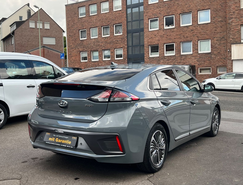 Hyundai IONIQ Premium Plug-In Hybrid*Schiebedach* — photo 7
