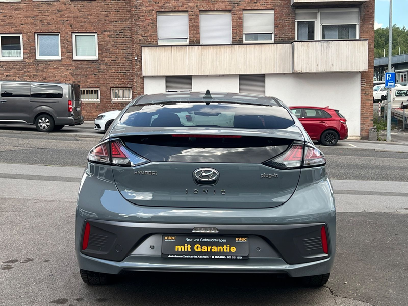Hyundai IONIQ Premium Plug-In Hybrid*Schiebedach* — photo 10