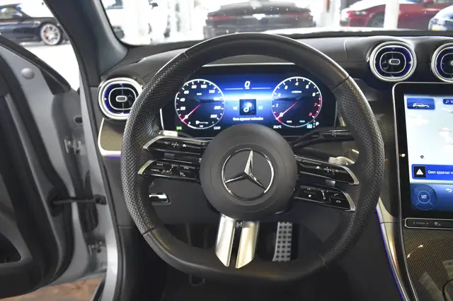Mercedes-Benz GLC 200 view 9