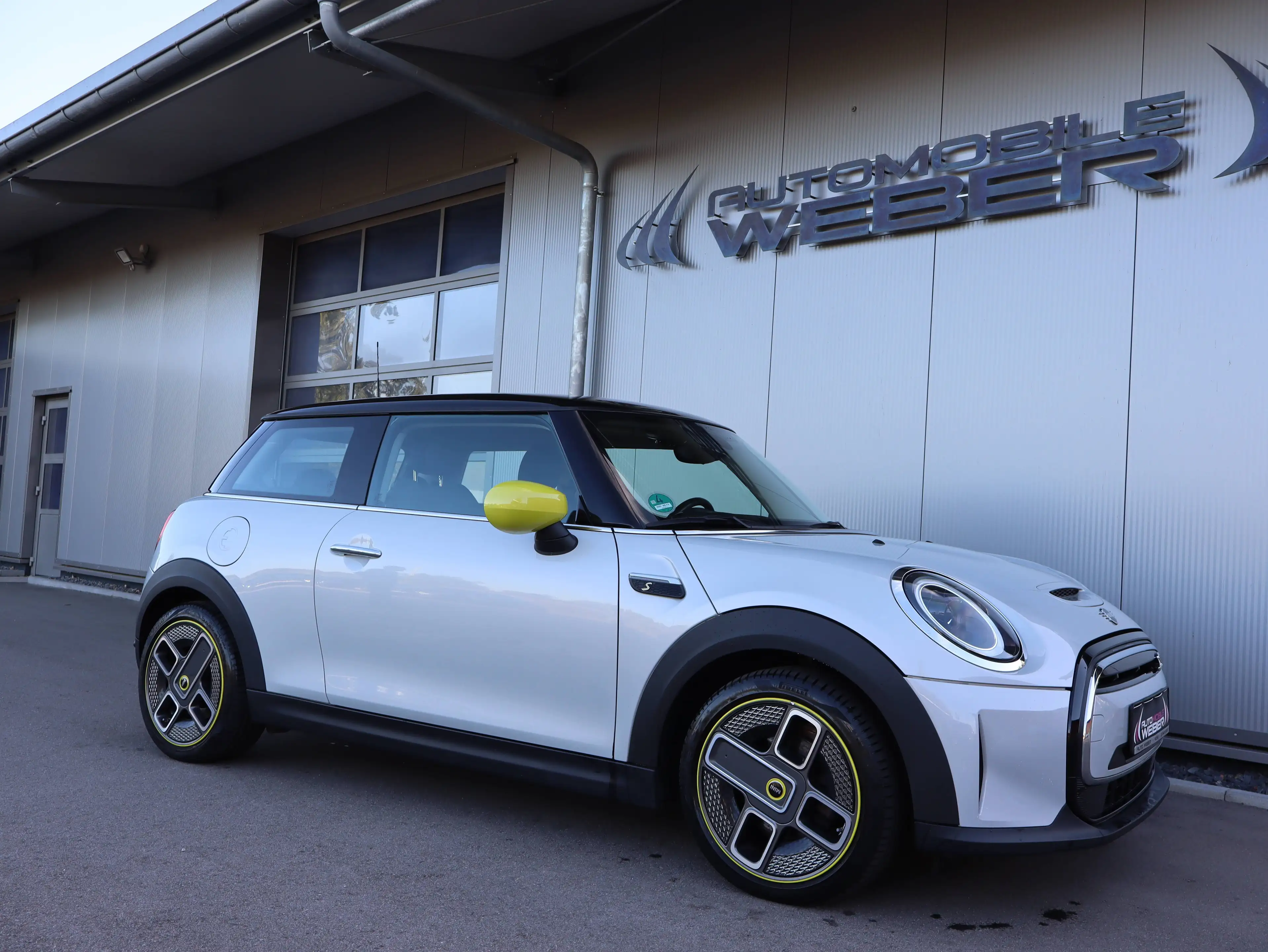 MINI Cooper SE Mini Cooper SE CLASSIC TRIM *1.HAND*NAVI*SITZHEIZUNG*PDC*LED*DAB*