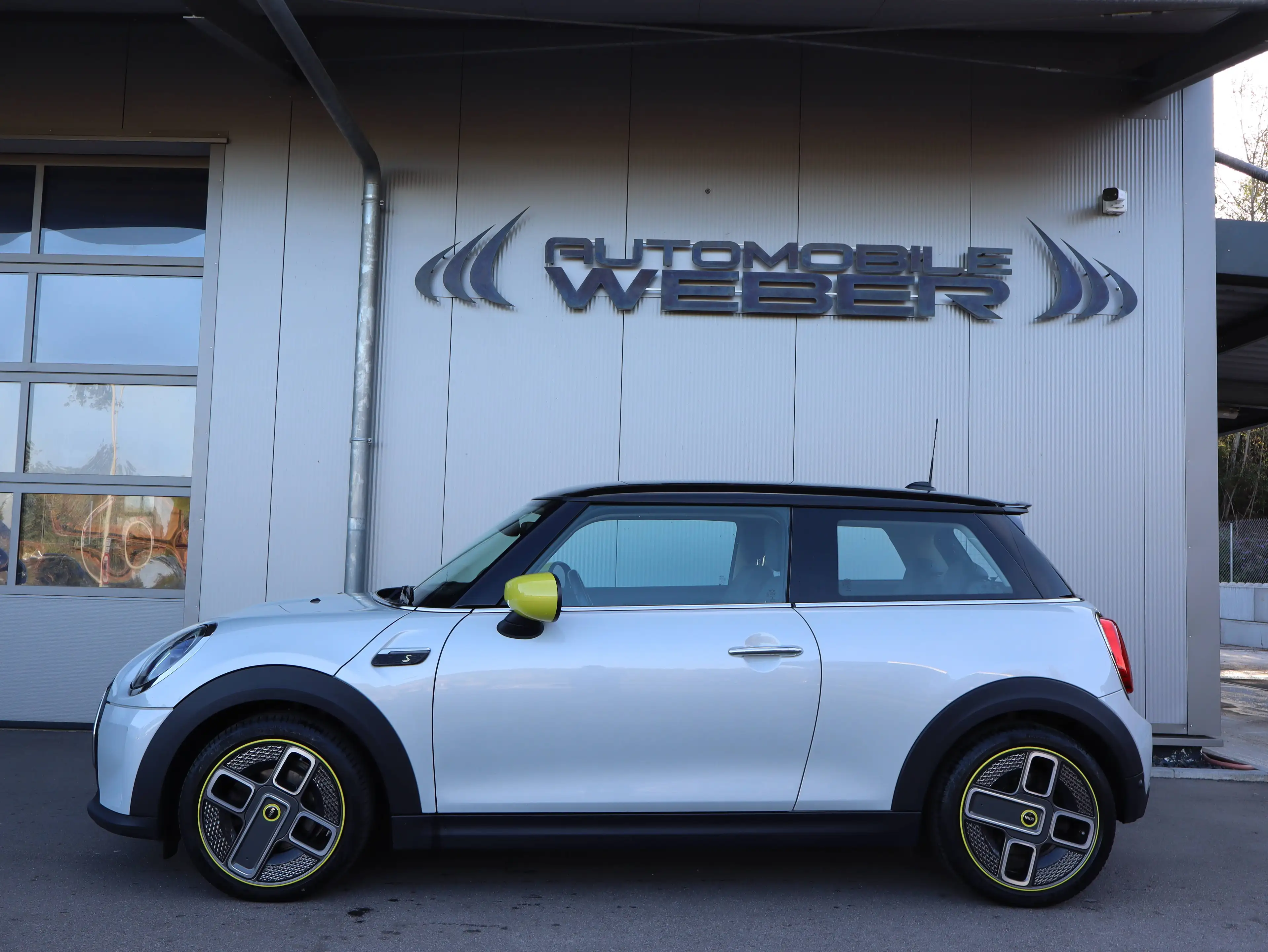 MINI Cooper SE Mini Cooper SE CLASSIC TRIM *1.HAND*NAVI*SITZHEIZUNG*PDC*LED*DAB* — photo 6