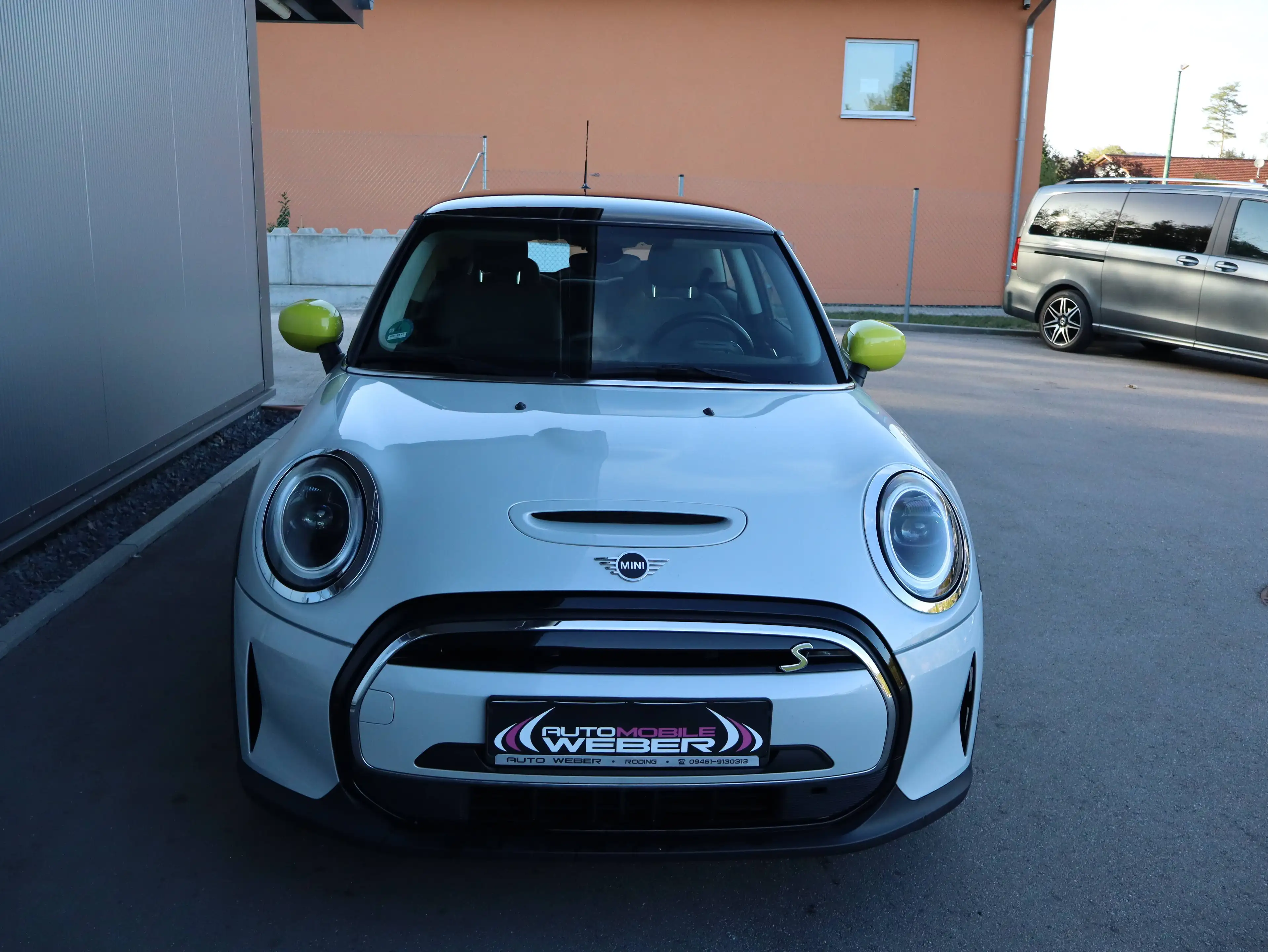 MINI Cooper SE Mini Cooper SE CLASSIC TRIM *1.HAND*NAVI*SITZHEIZUNG*PDC*LED*DAB* — photo 8