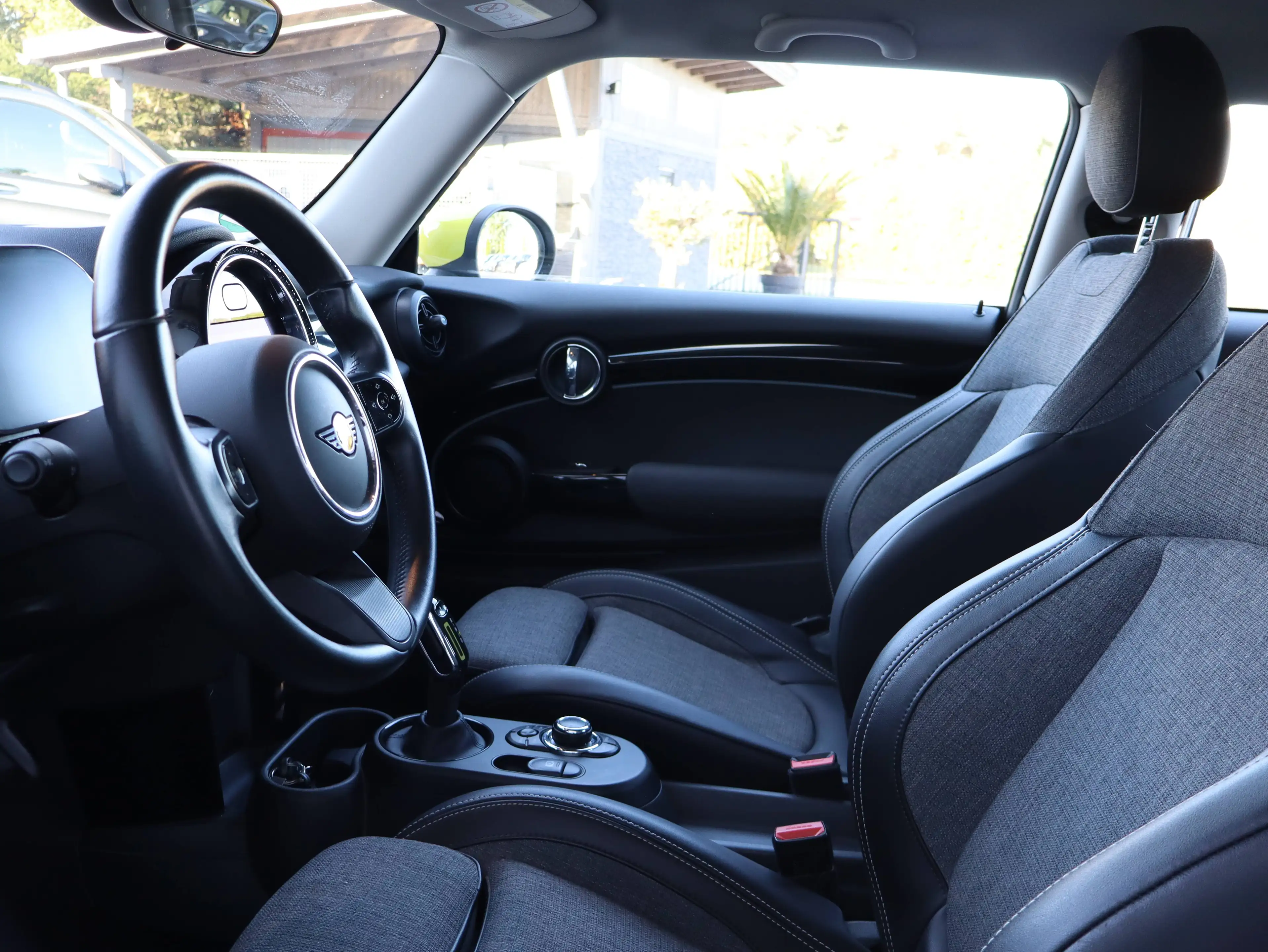 MINI Cooper SE Mini Cooper SE CLASSIC TRIM *1.HAND*NAVI*SITZHEIZUNG*PDC*LED*DAB* — photo 9