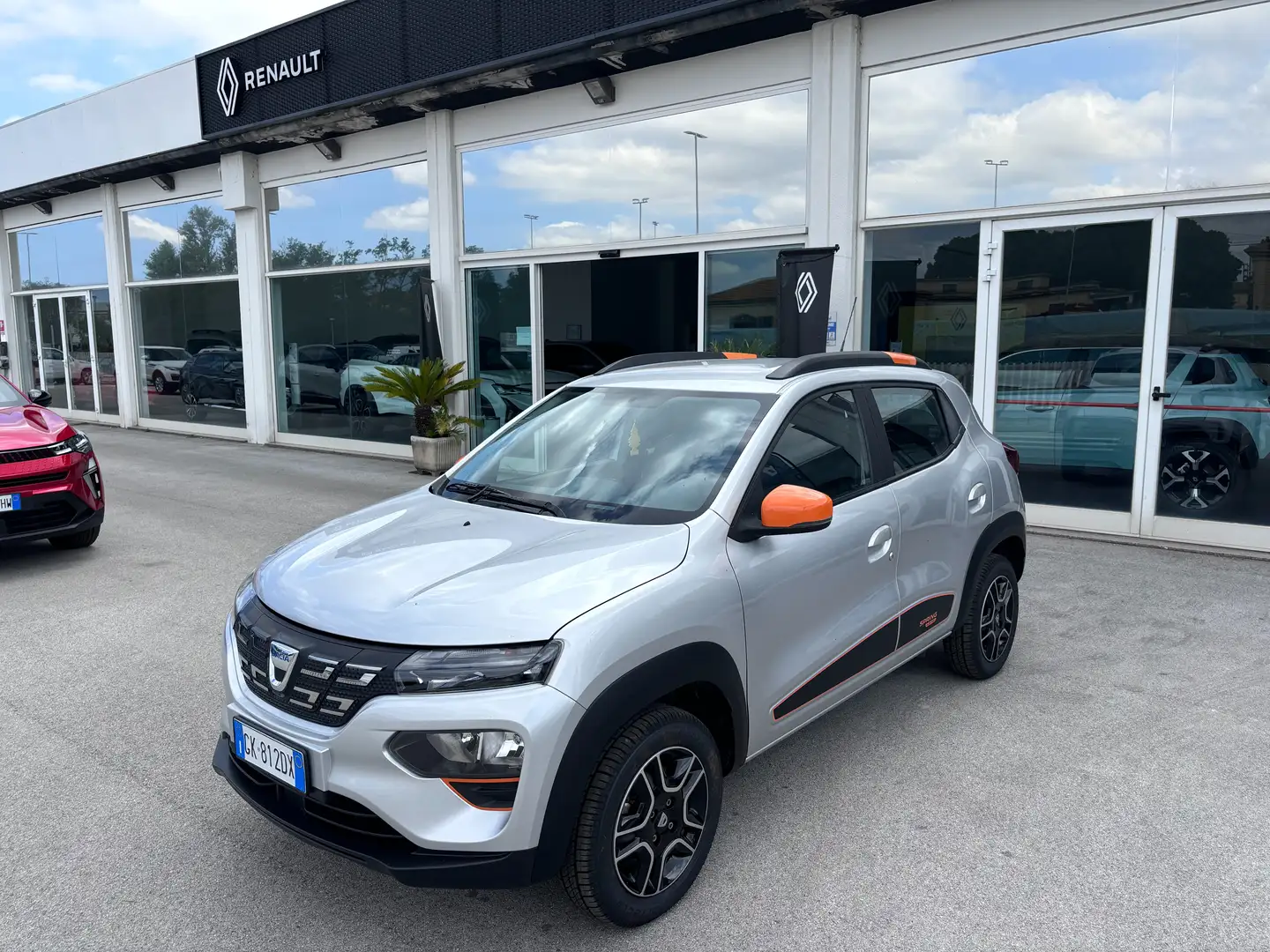 Dacia Spring Spring Spring Comfort Plus Electric 45 Plateado - 1