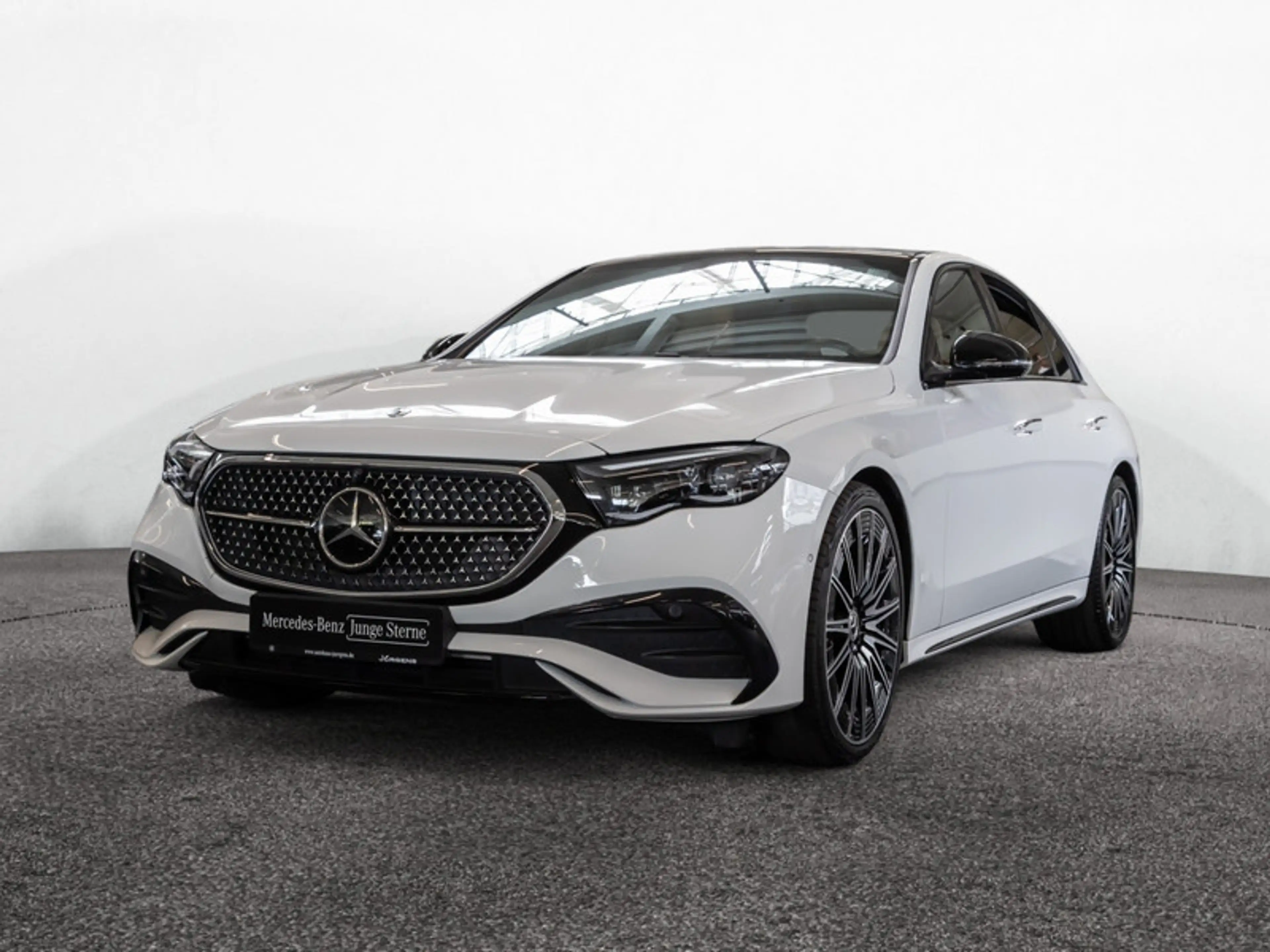 Mercedes-Benz E 450 d 4MATIC Limousine AMG-Sport+Burm+Pano+AHK — photo 2