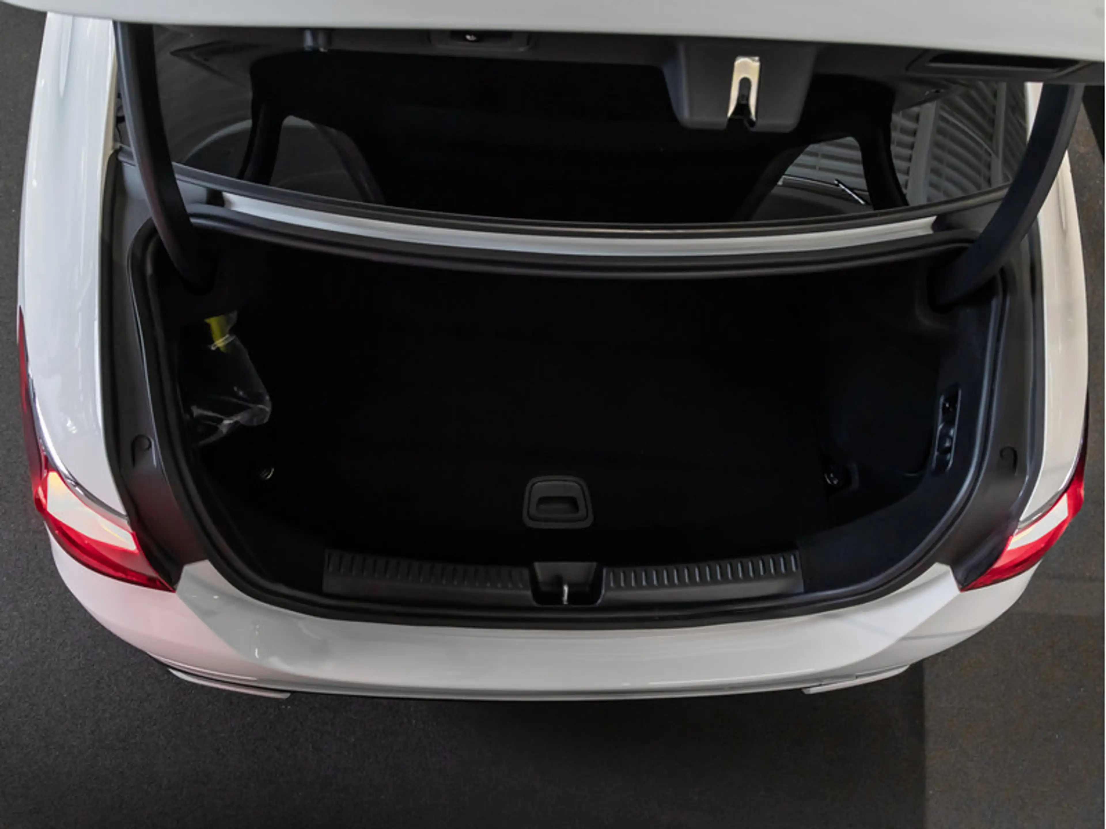 Mercedes-Benz E 450 d 4MATIC Limousine AMG-Sport+Burm+Pano+AHK — photo 5