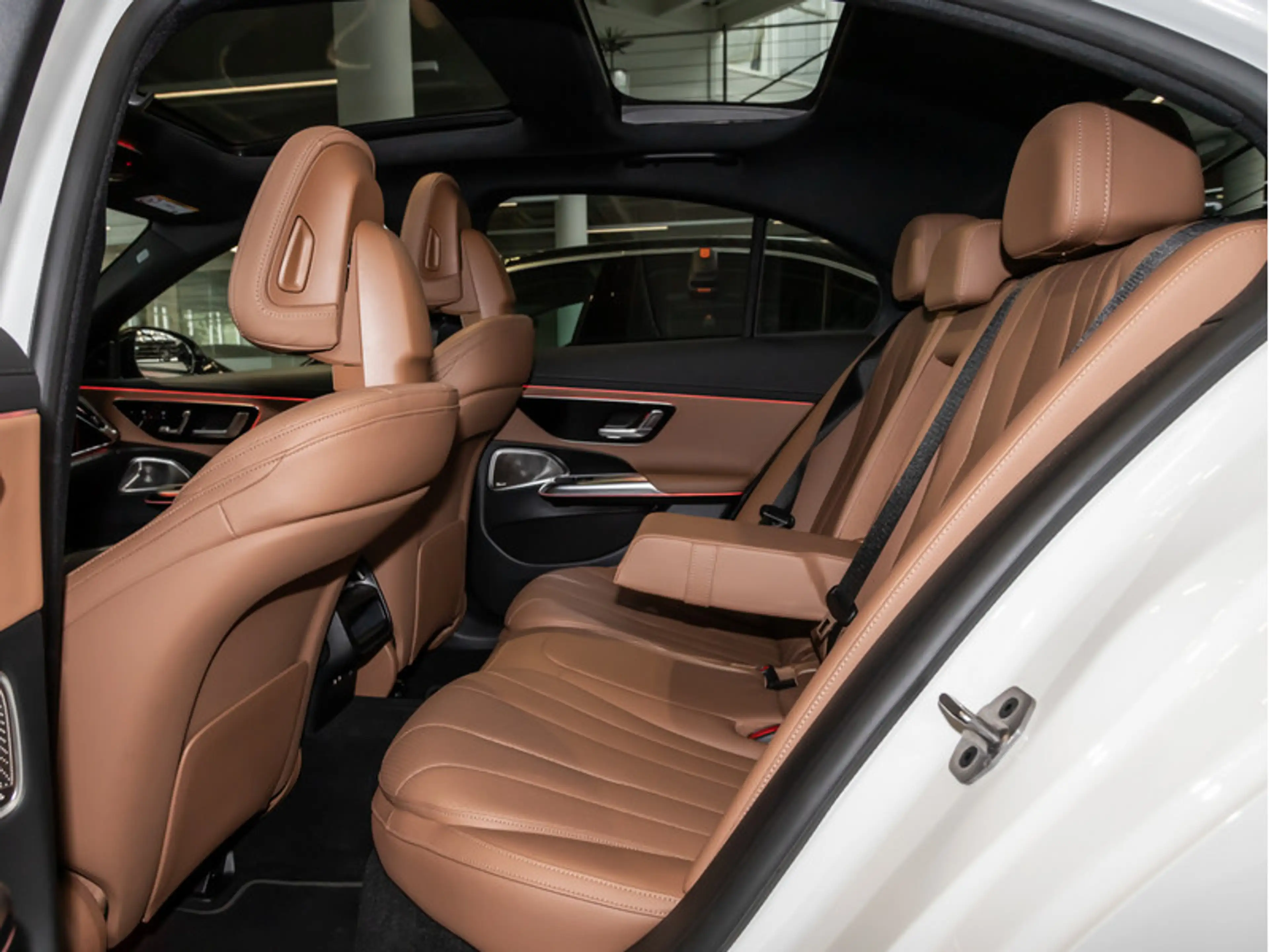 Mercedes-Benz E 450 d 4MATIC Limousine AMG-Sport+Burm+Pano+AHK — photo 6