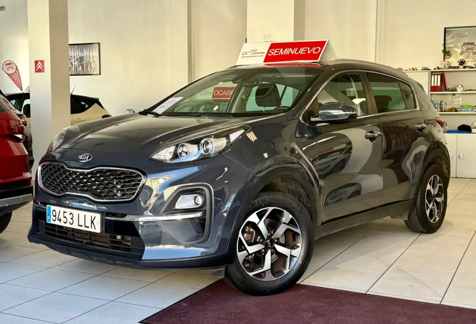 Kia Sportage 1.6 MHEV Business 4x2 115 Grijs - 2