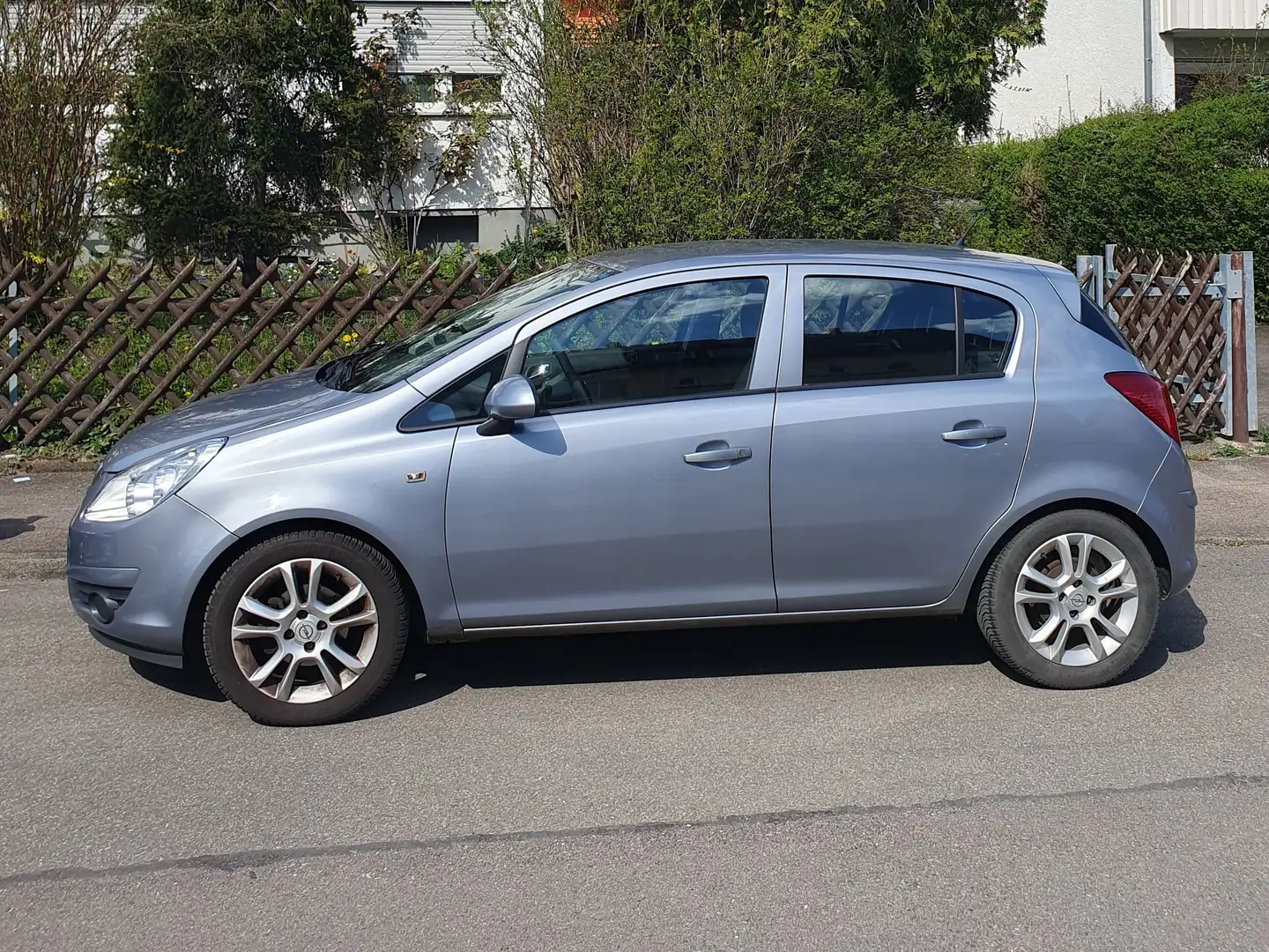 Opel Corsa Corsa  5-Türer 1.2 16V Edition Blau - 2